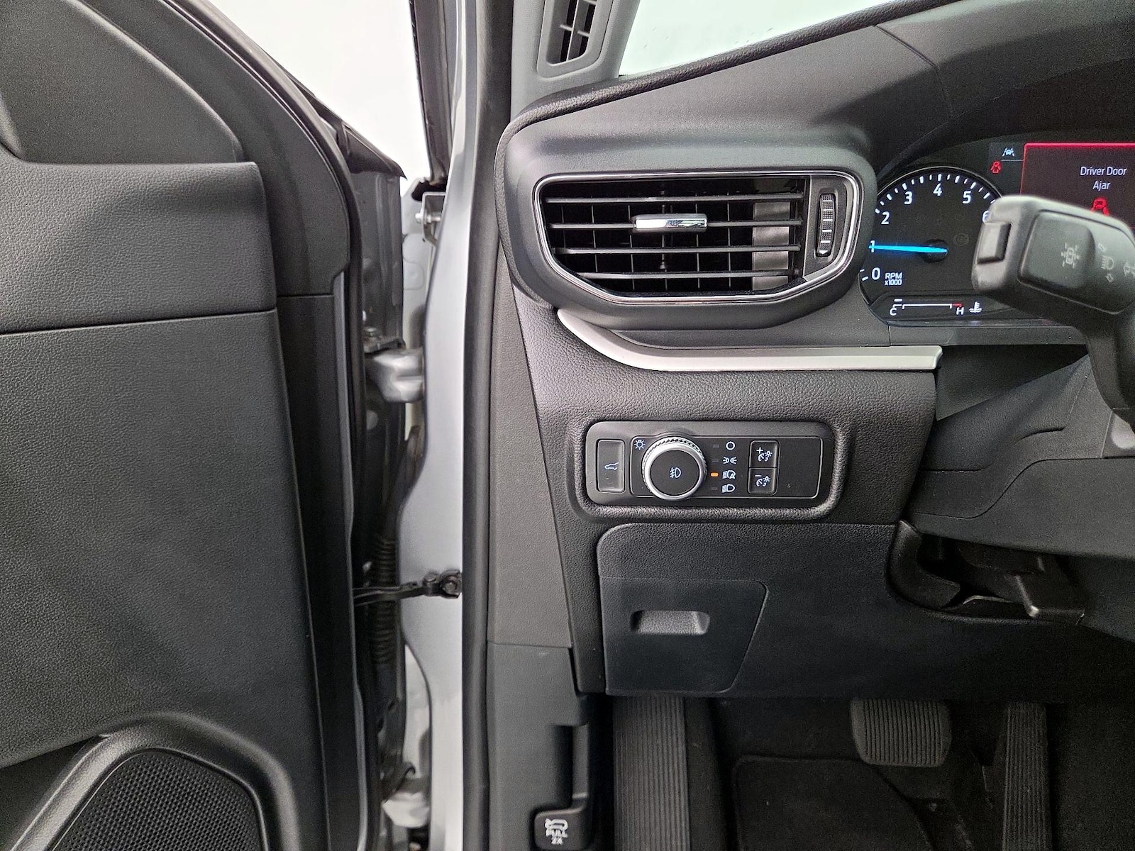 2022 Ford Explorer XLT - Photo 14