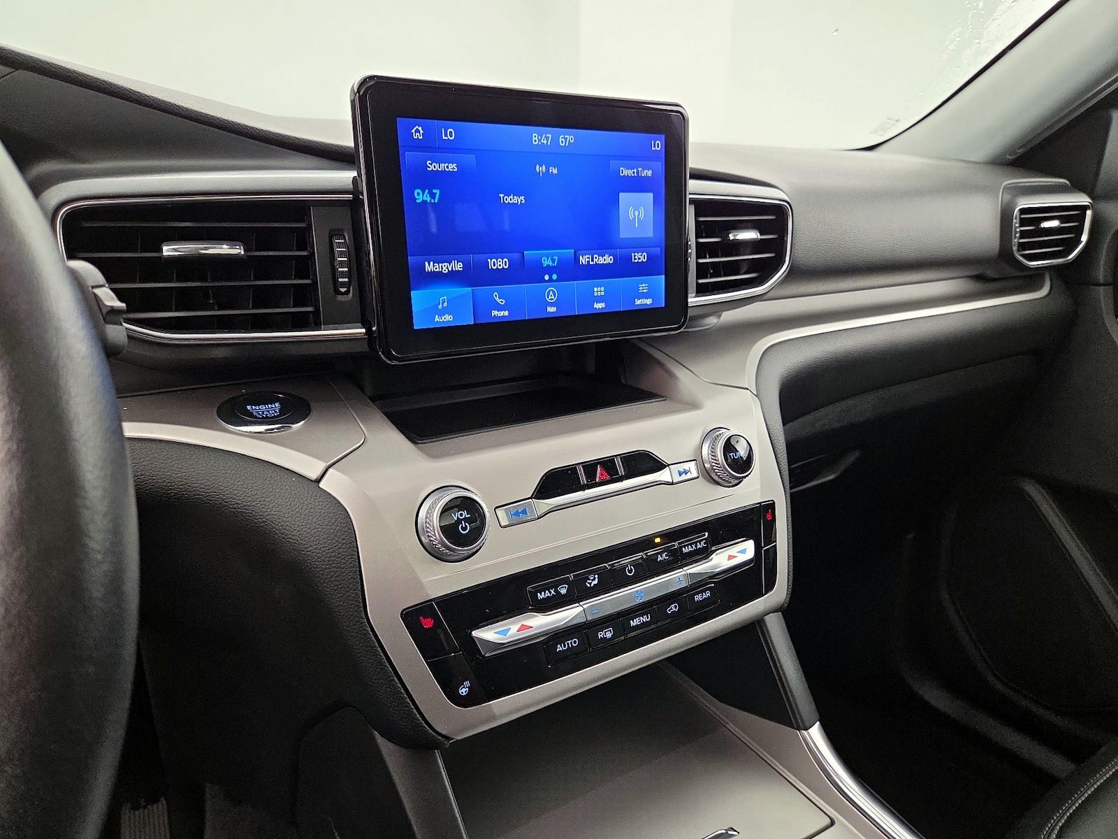 2022 Ford Explorer XLT - Photo 17