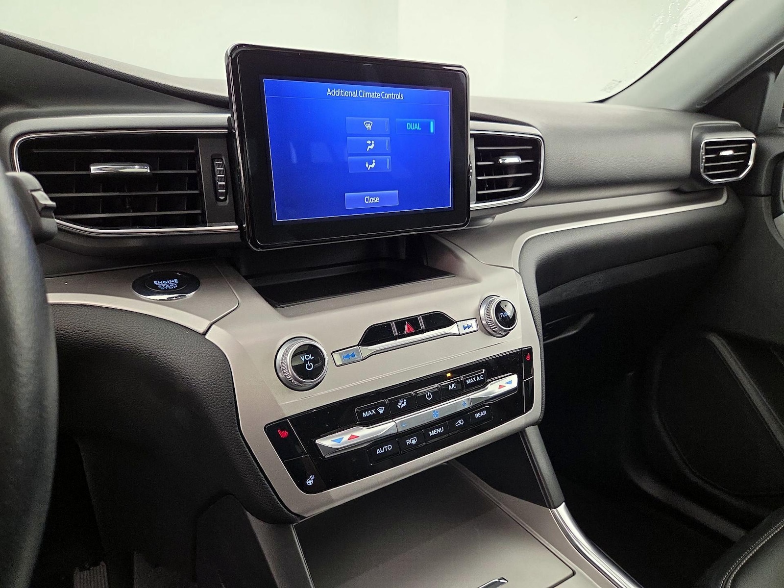 2022 Ford Explorer XLT - Photo 18