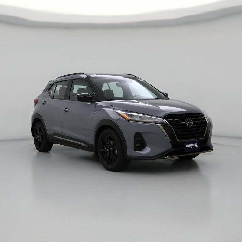 2022 Nissan Kicks SR