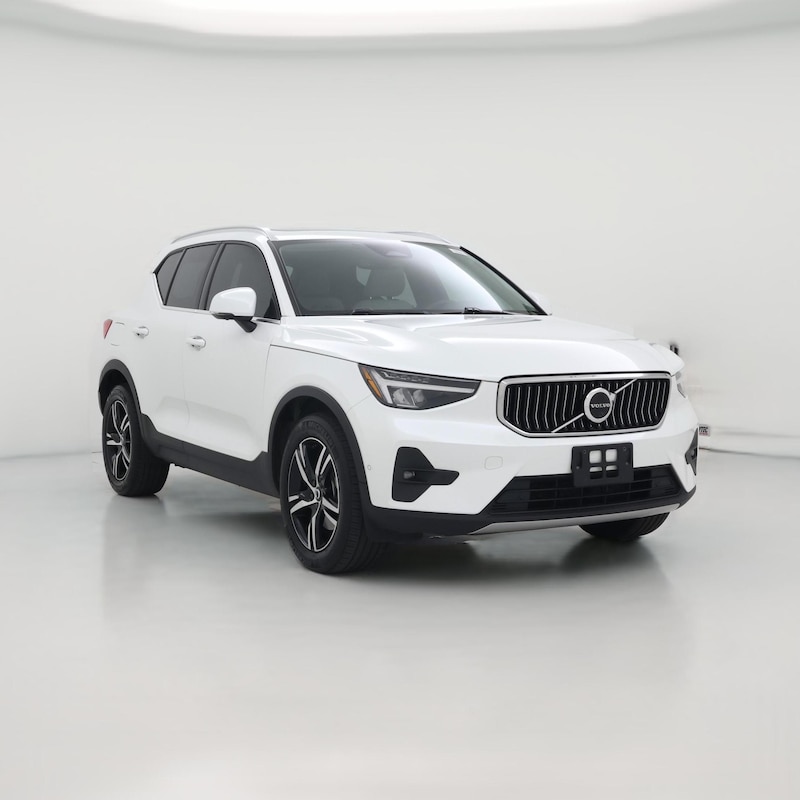 2023 Volvo XC40 B4 Plus Bright Theme