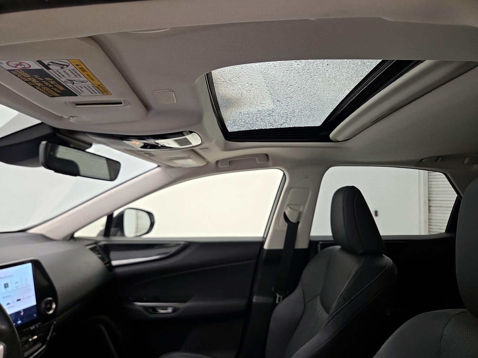 Sunroof(s) & Overhead Airbags
