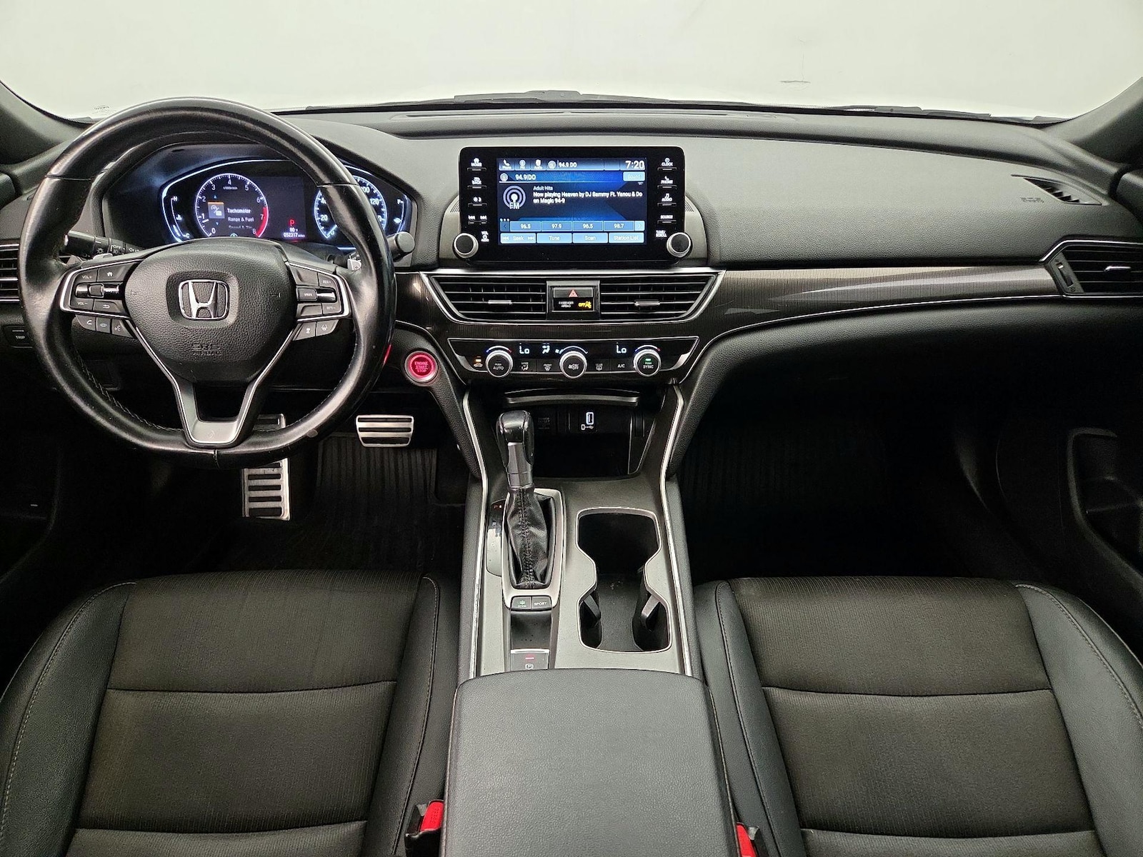 Apple CarPlay® & Android Auto™