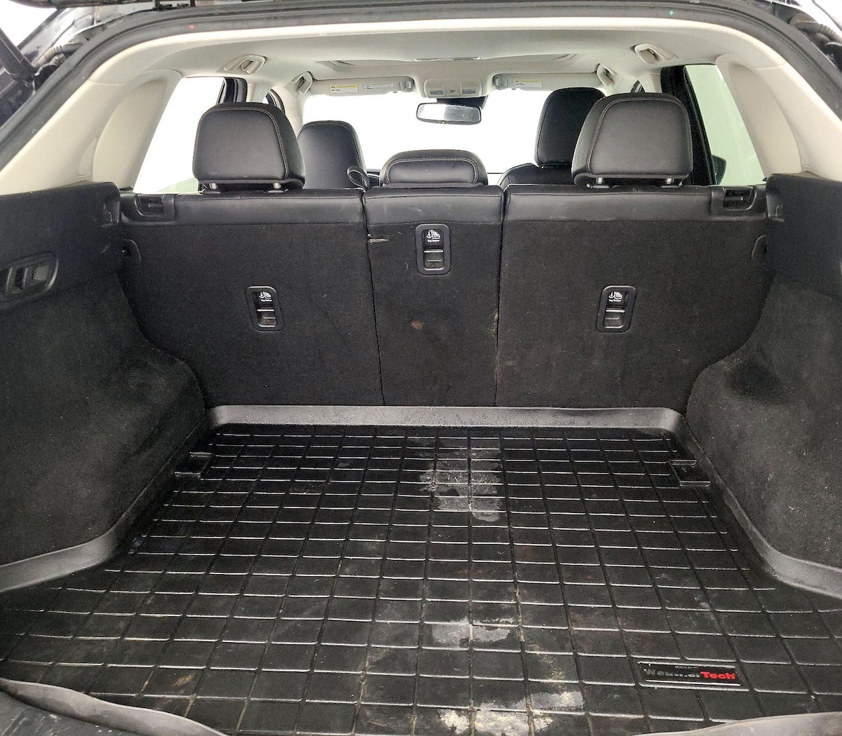 Trunk/Cargo (Seats Up)
