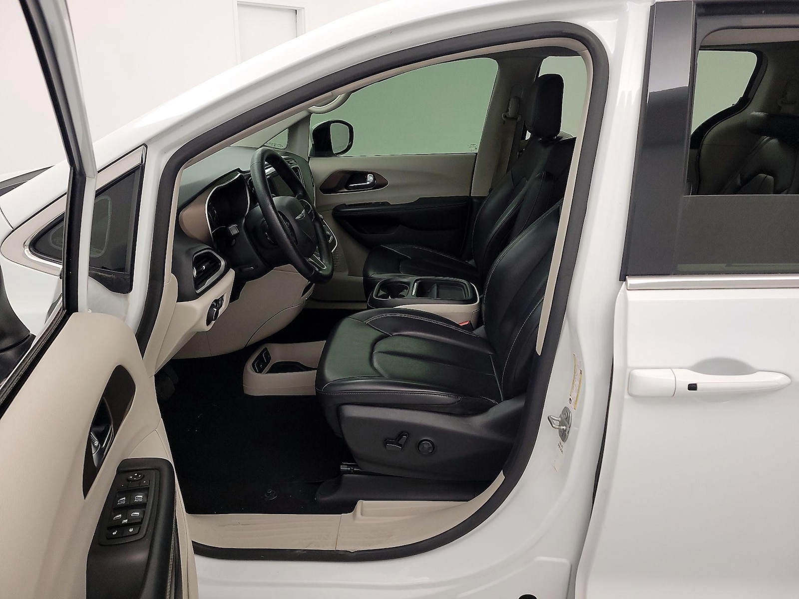 Power Seat(s) & Leather Seats