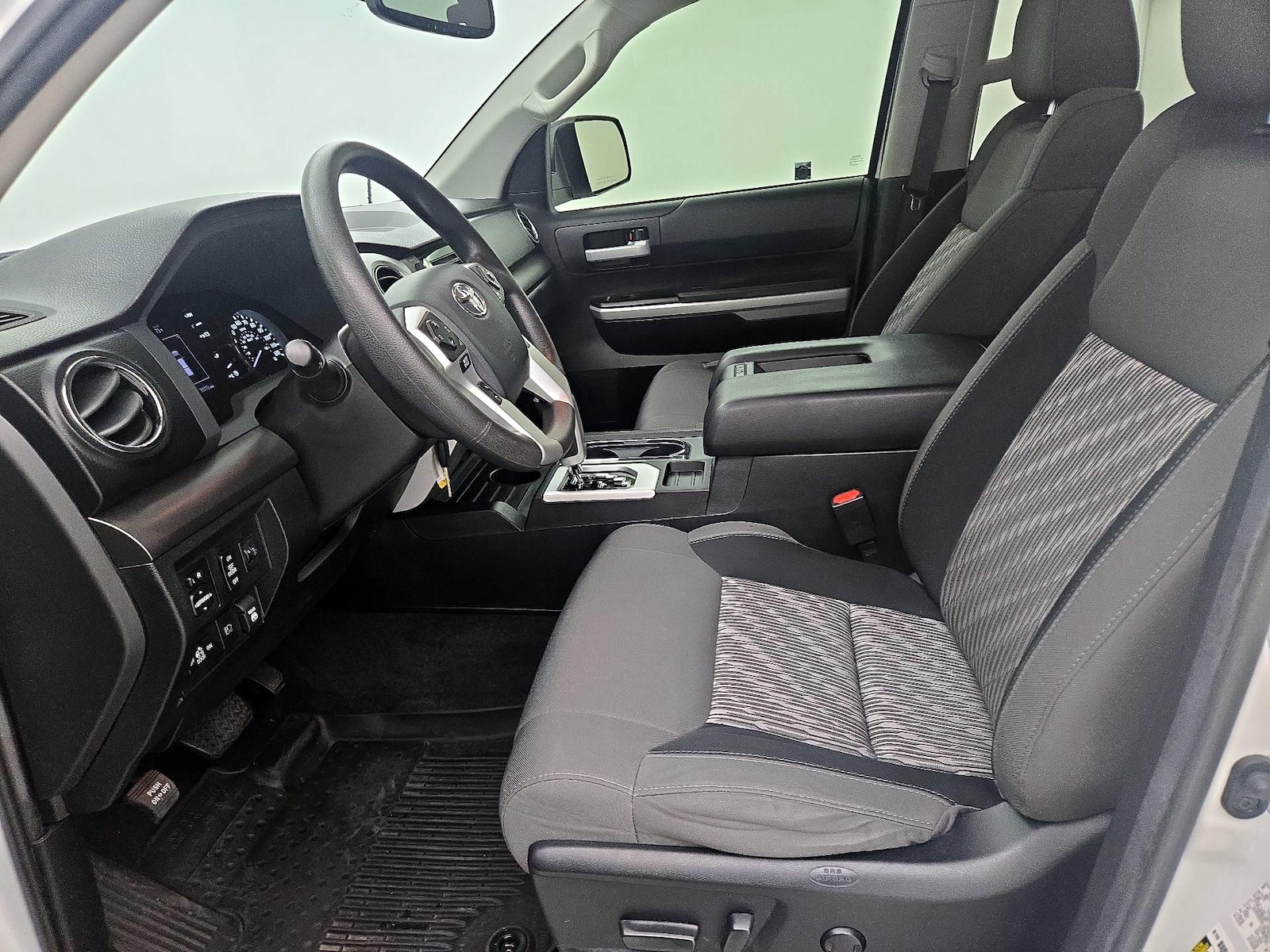 Power Seat(s) & Side Airbags