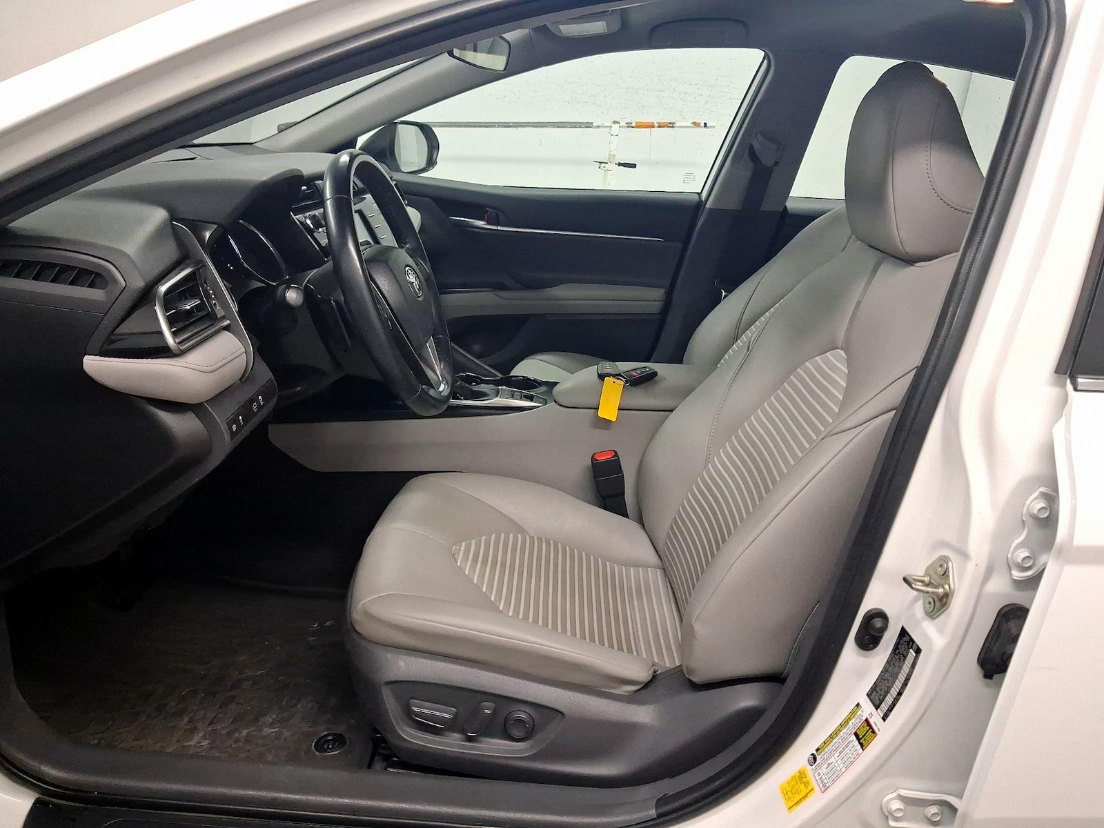 Power Seat(s) & Side Airbags