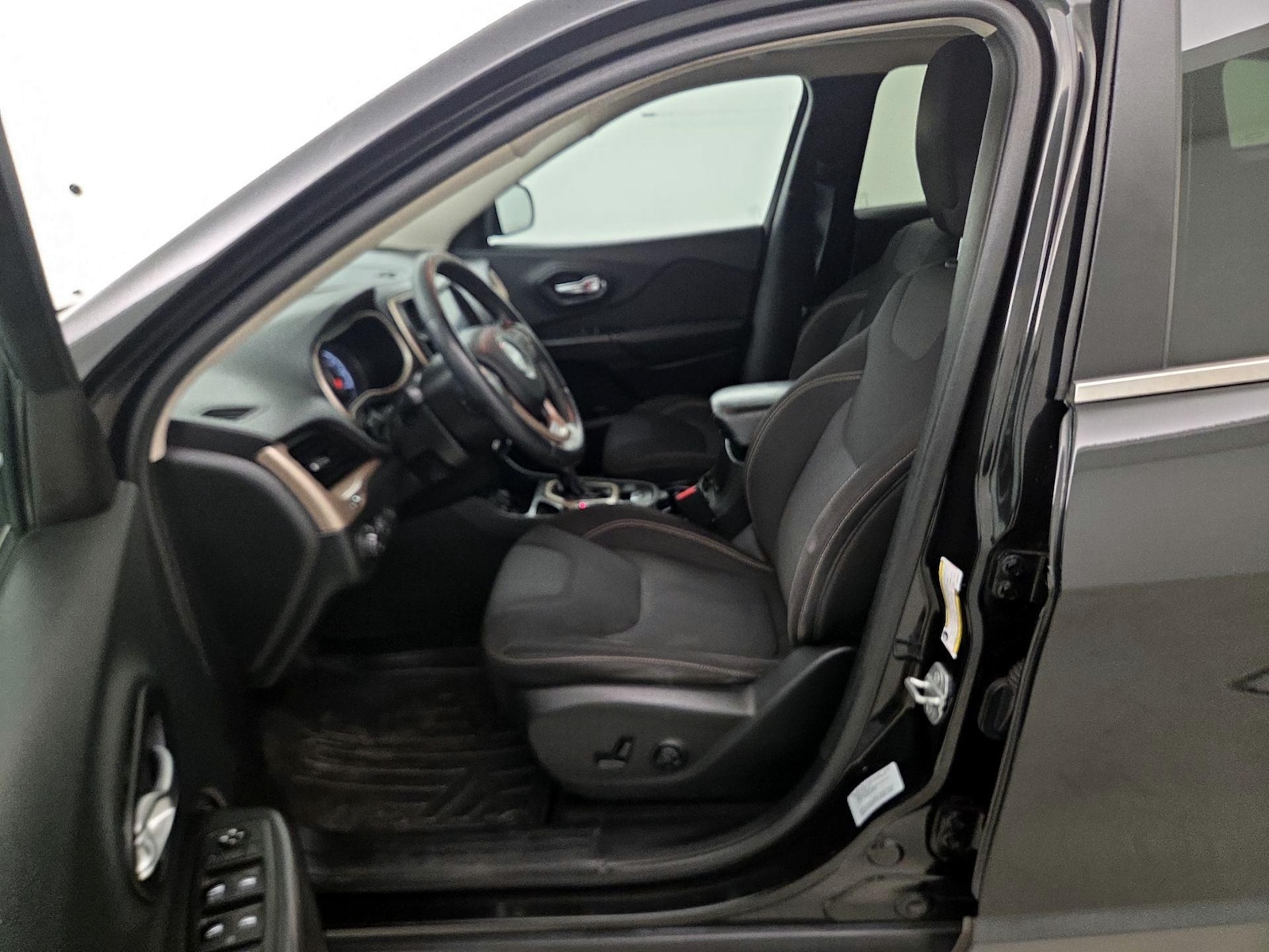 Power Seat(s) & Side Airbags