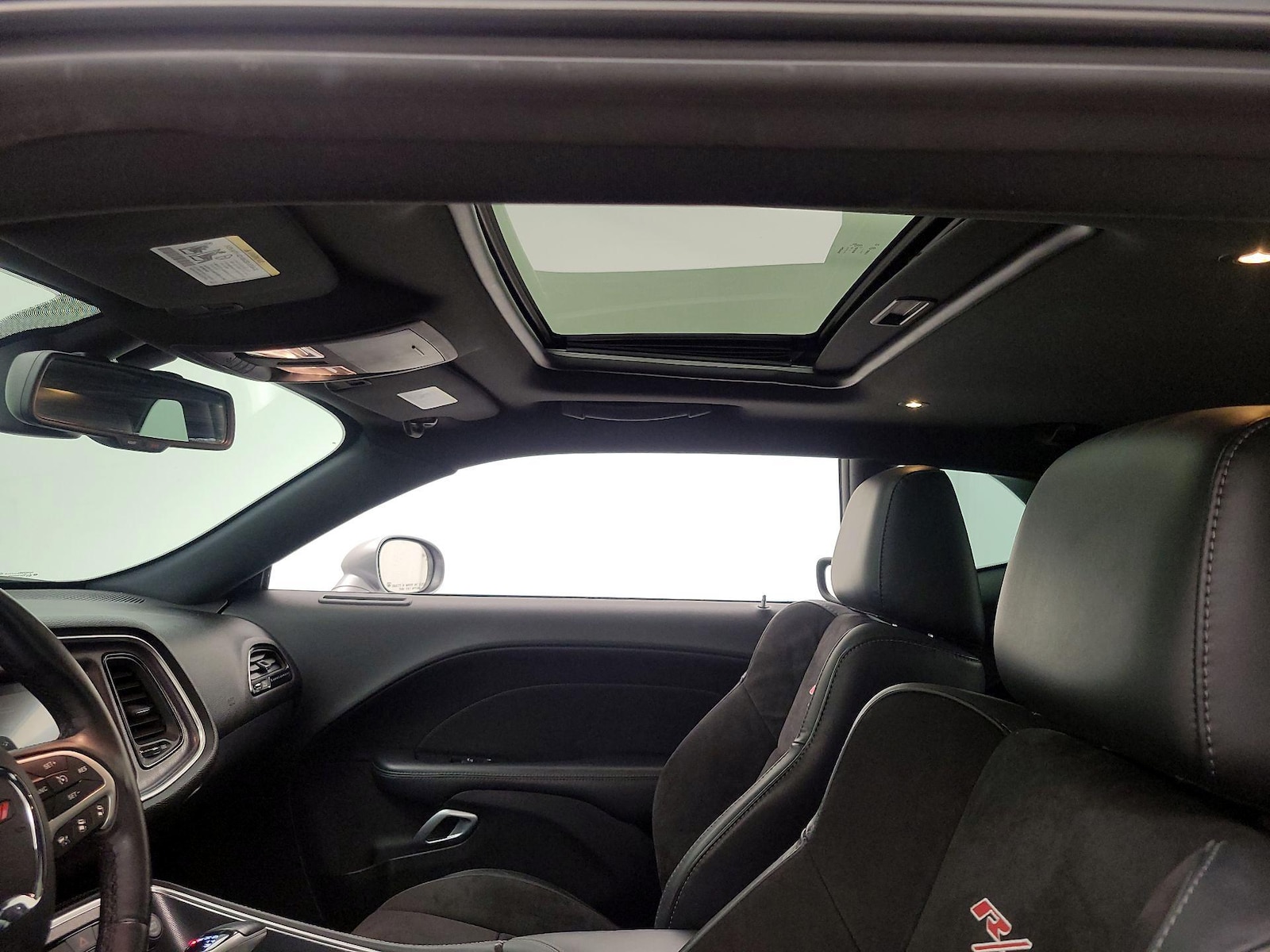 Sunroof(s) & Overhead Airbags