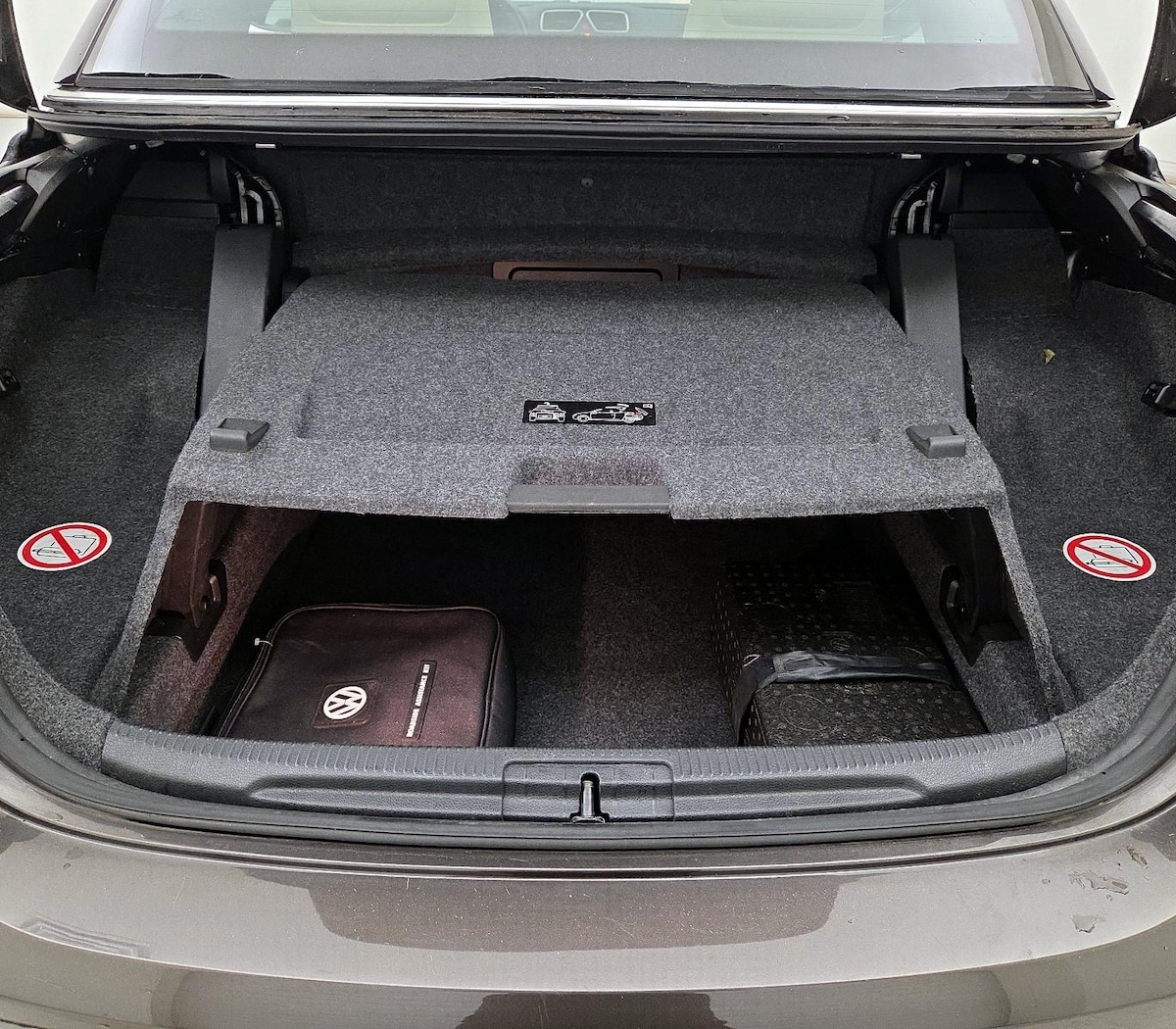 Trunk/Cargo (Seats Up)