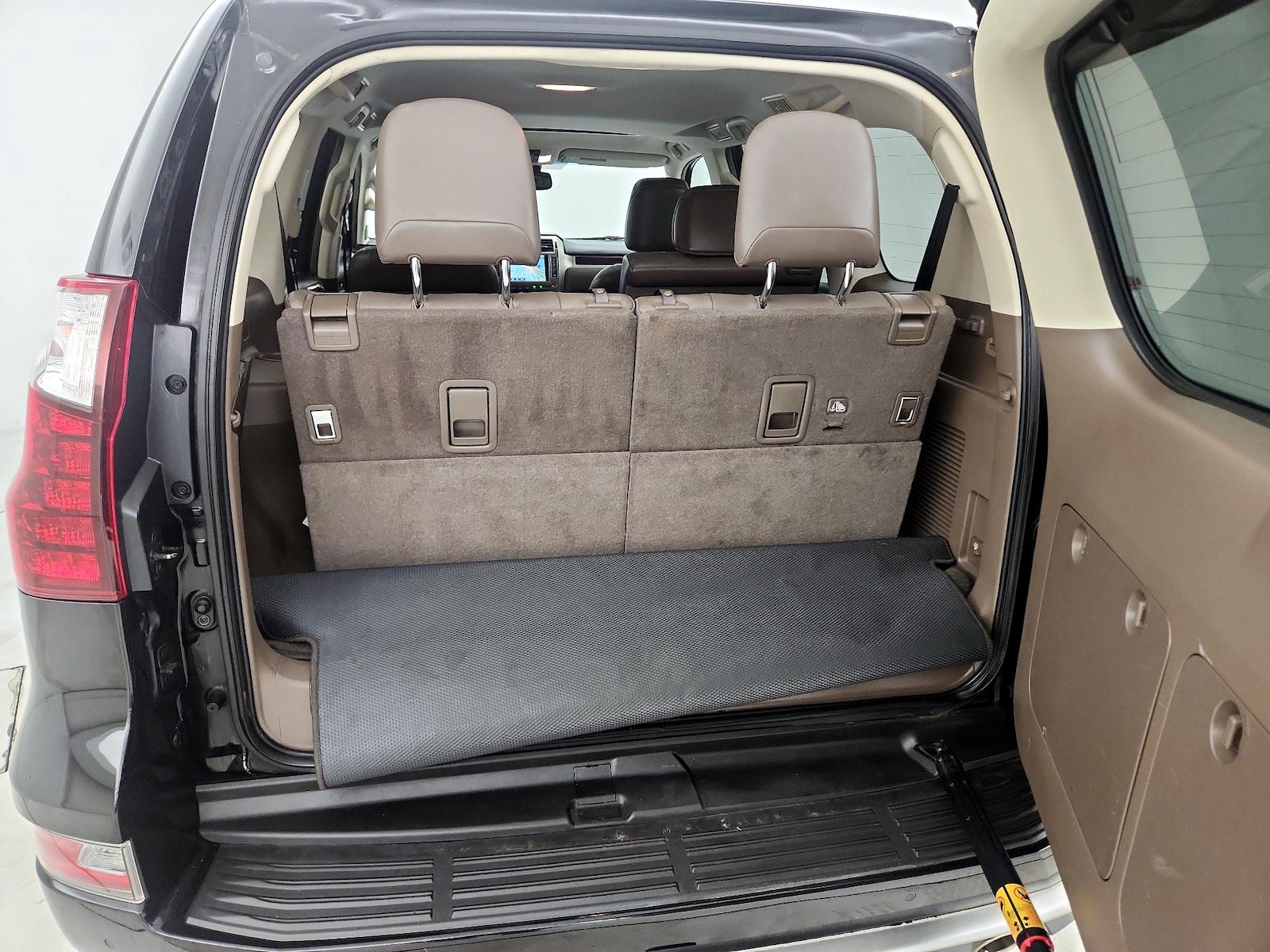 2017 Lexus GX Base - Photo 24