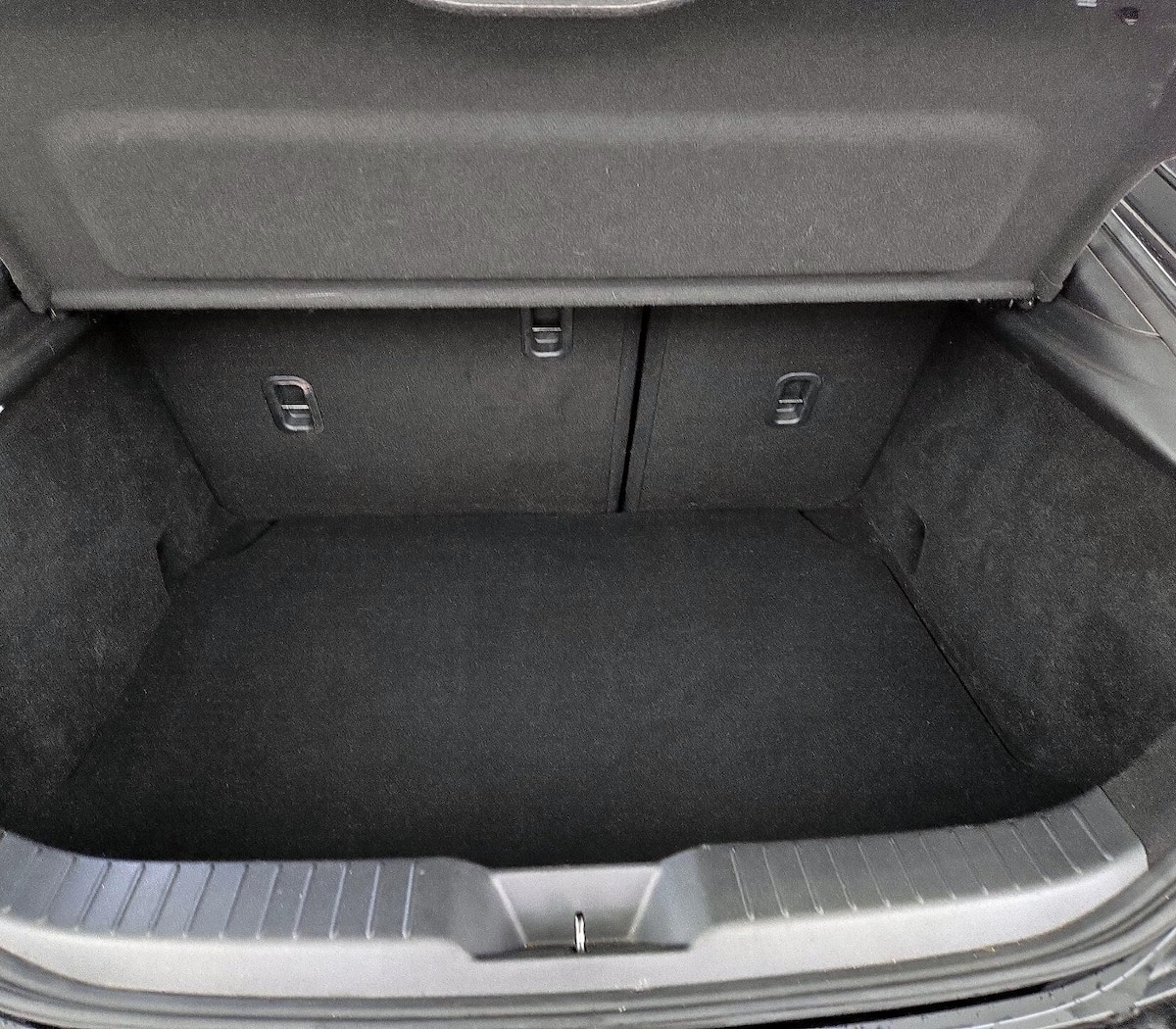 Trunk/Cargo (Seats Up)