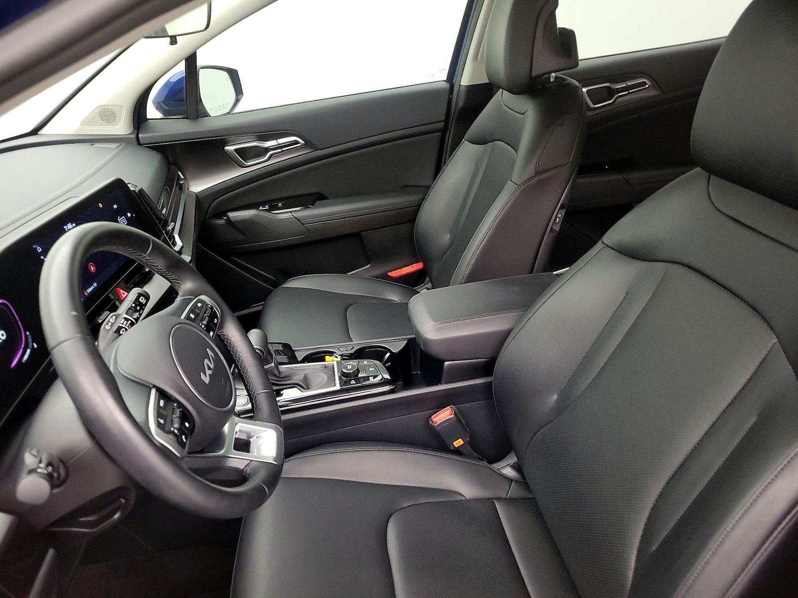 2025 Kia Sportage EX - Photo 12