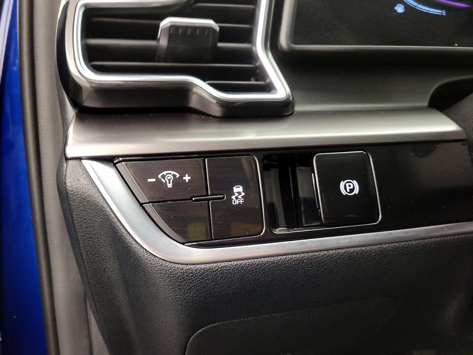 2025 Kia Sportage EX - Photo 14