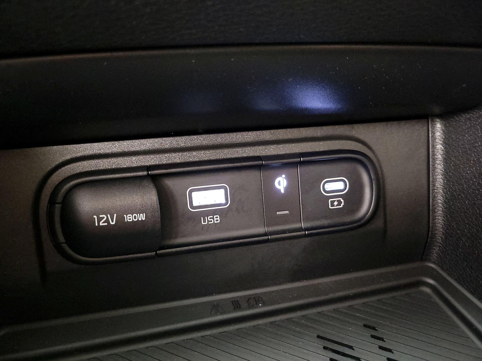 2025 Kia Sportage EX - Photo 20