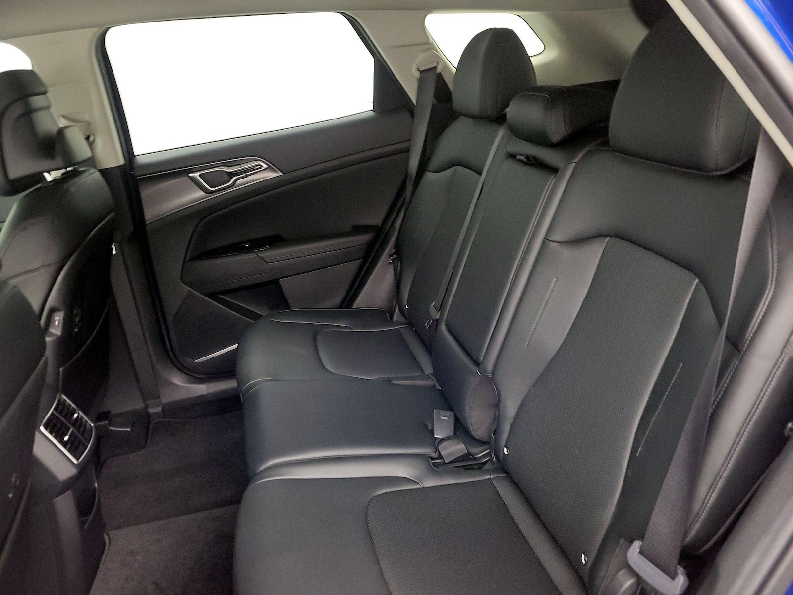 2025 Kia Sportage EX - Photo 21