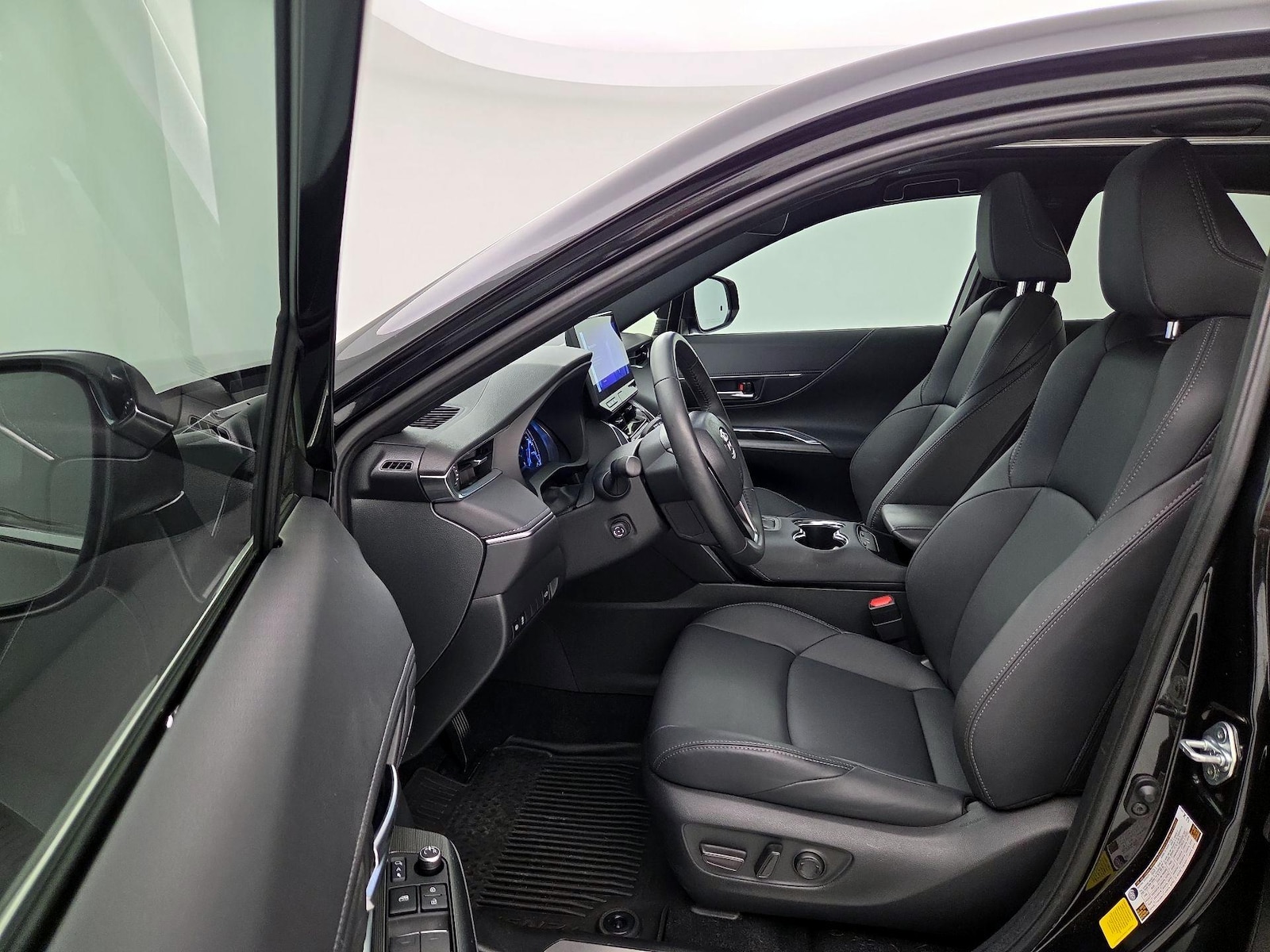 Side Airbags & Leatherette Seats
