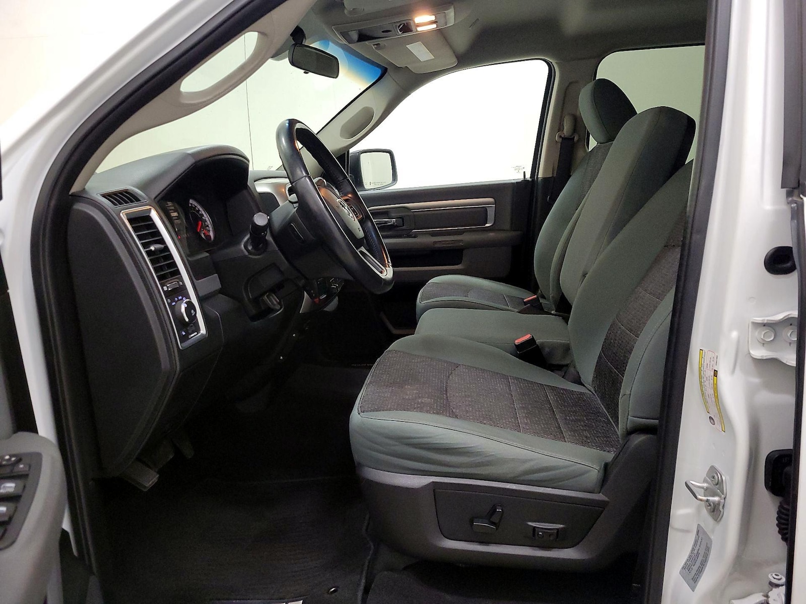 Power Seat(s) & Side Airbags