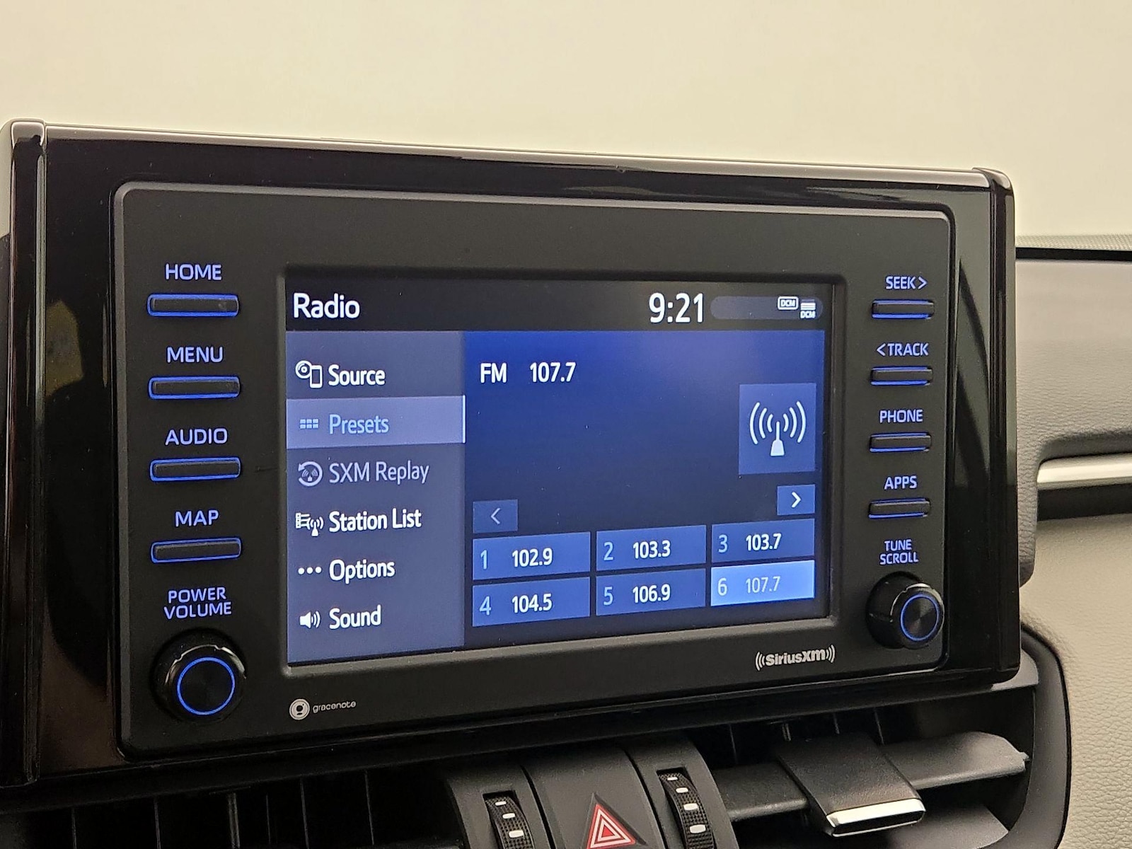 2022 Toyota RAV4 XLE Premium - Photo 16