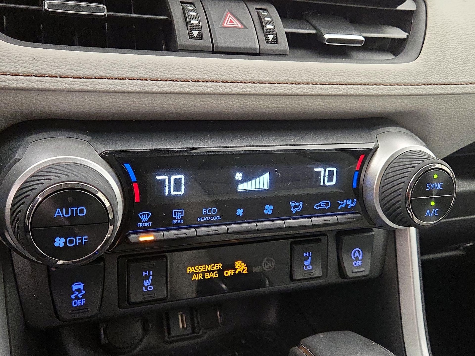 2022 Toyota RAV4 XLE Premium - Photo 17