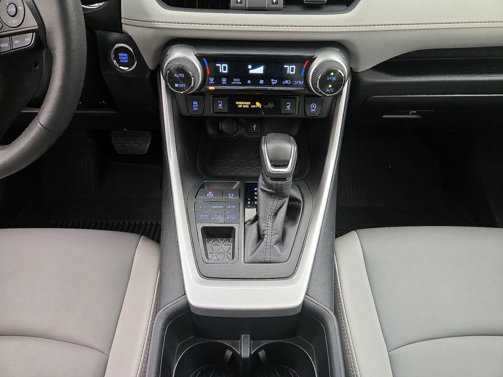 2022 Toyota RAV4 XLE Premium - Photo 18