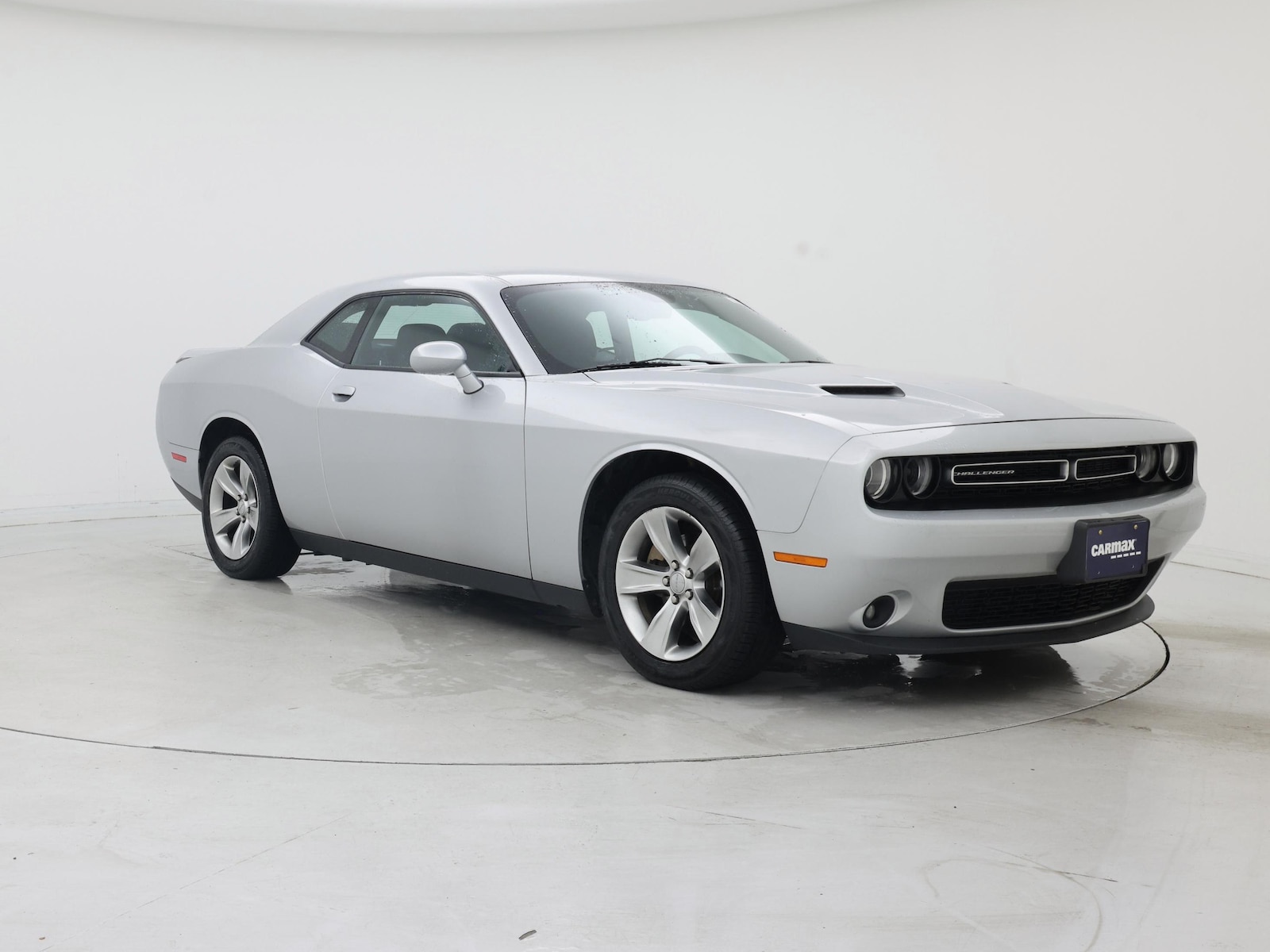 2021 Dodge Challenger SXT - Photo 2