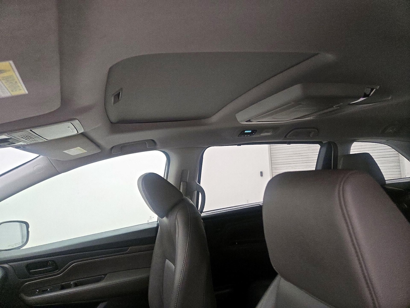 Sunroof(s) & Overhead Airbags