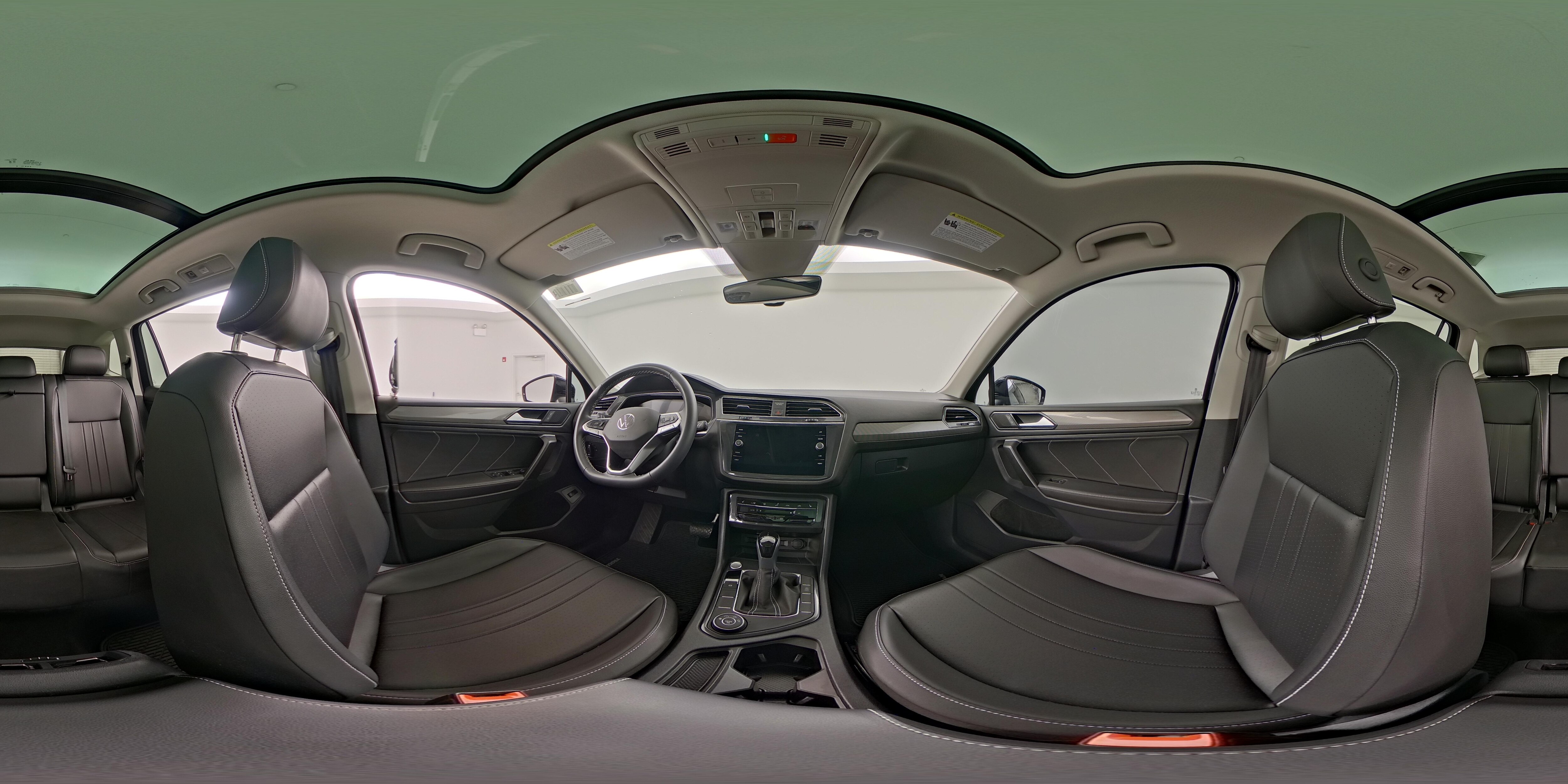 2024 Volkswagen Tiguan SE - Photo 25
