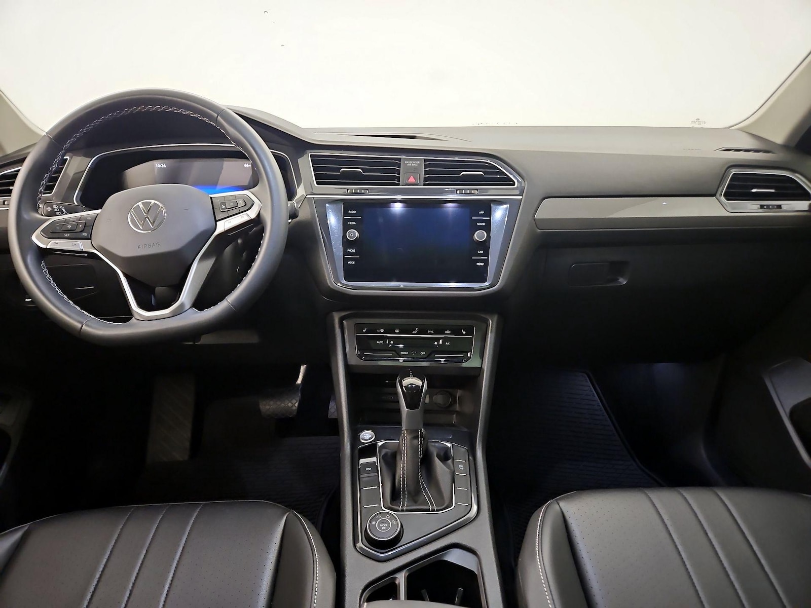 2024 Volkswagen Tiguan SE - Photo 10