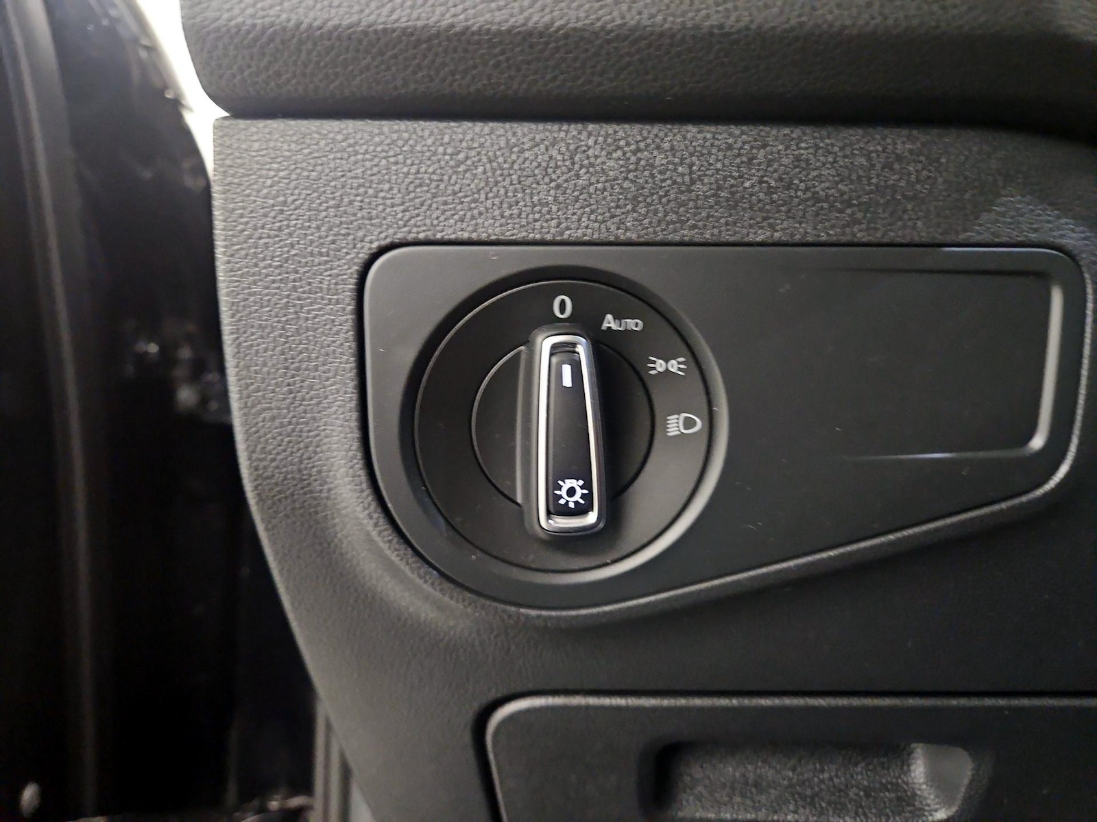 2024 Volkswagen Tiguan SE - Photo 14