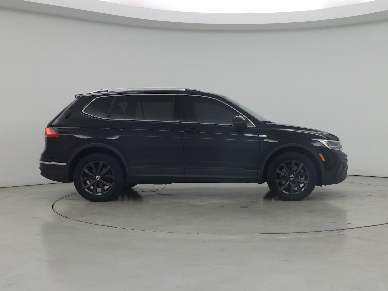 2024 Volkswagen Tiguan SE - Photo 8