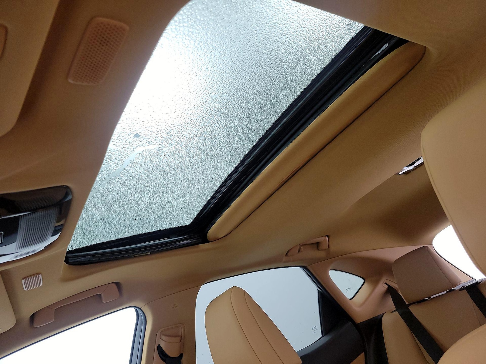 Sunroof(s) & Overhead Airbags