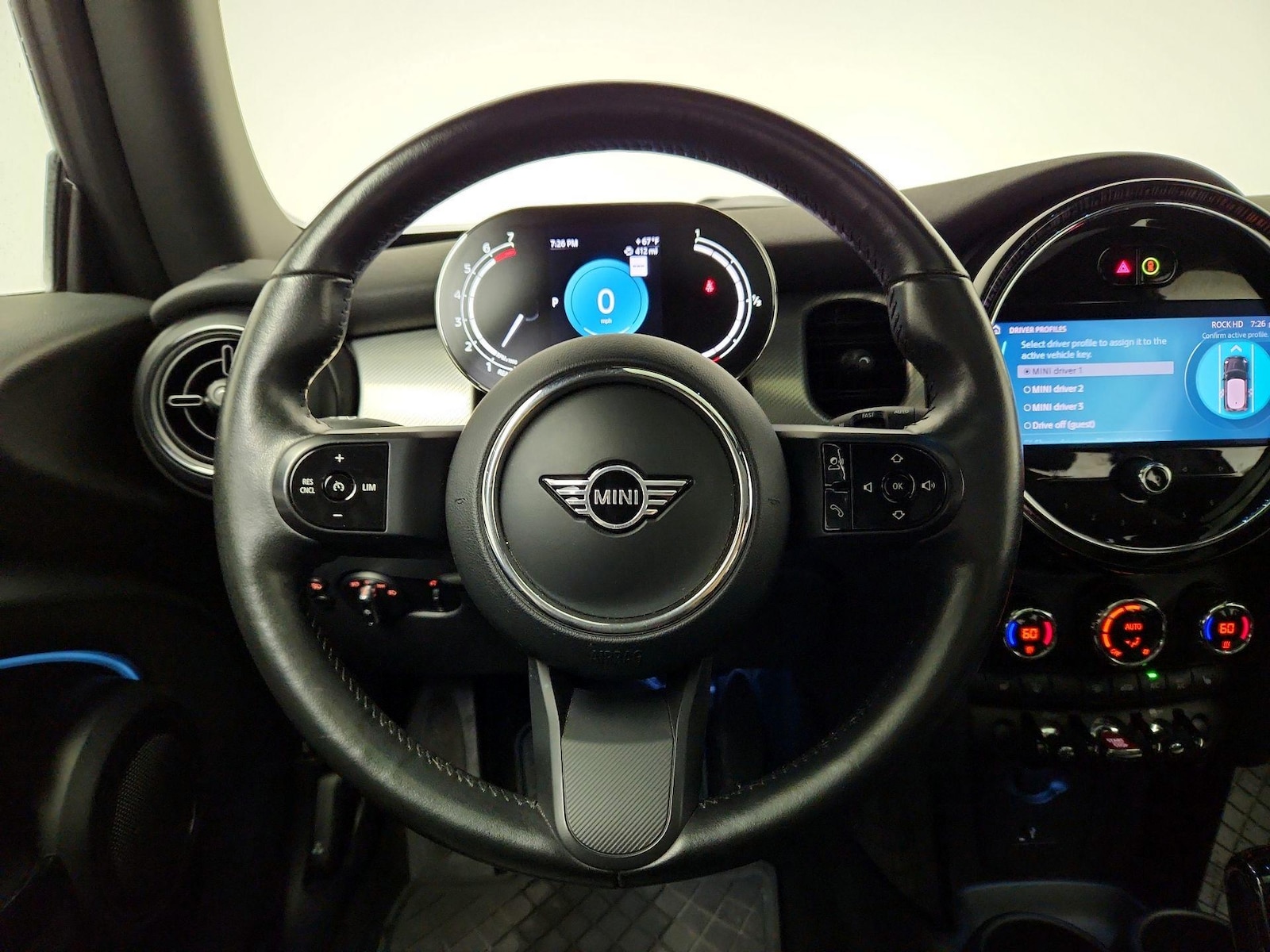 2022 MINI Hardtop 2 Door - Photo 11