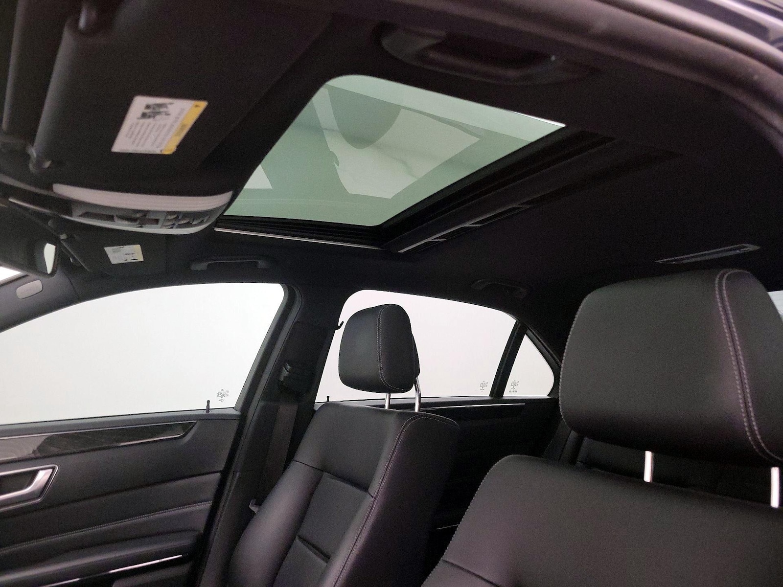 Sunroof(s) & Overhead Airbags