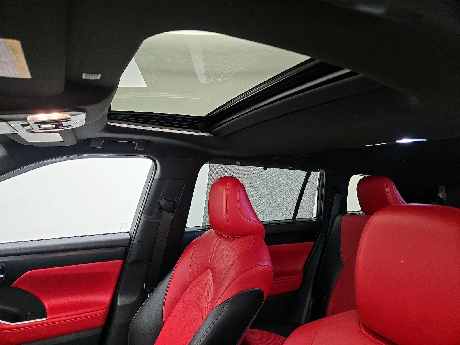 Sunroof(s) & Overhead Airbags