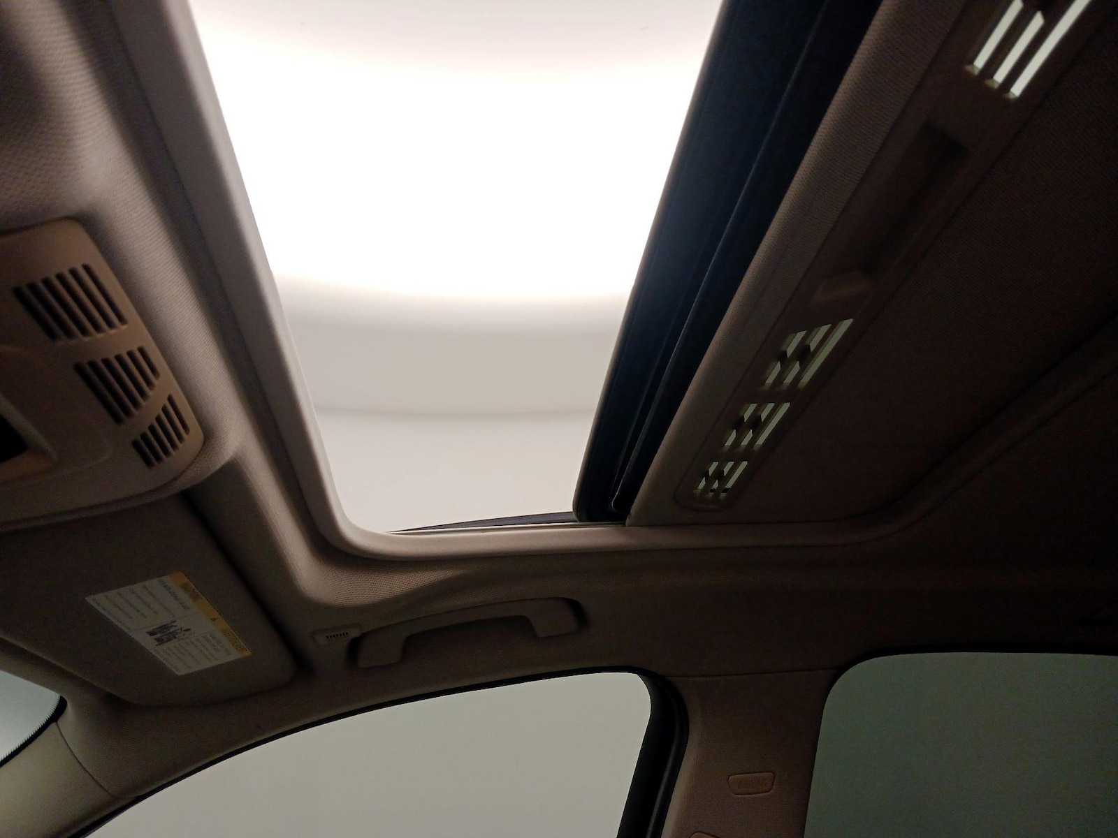 Sunroof(s) & Overhead Airbags