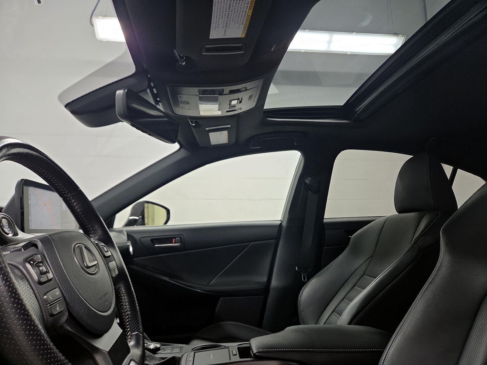 Sunroof(s) & Overhead Airbags
