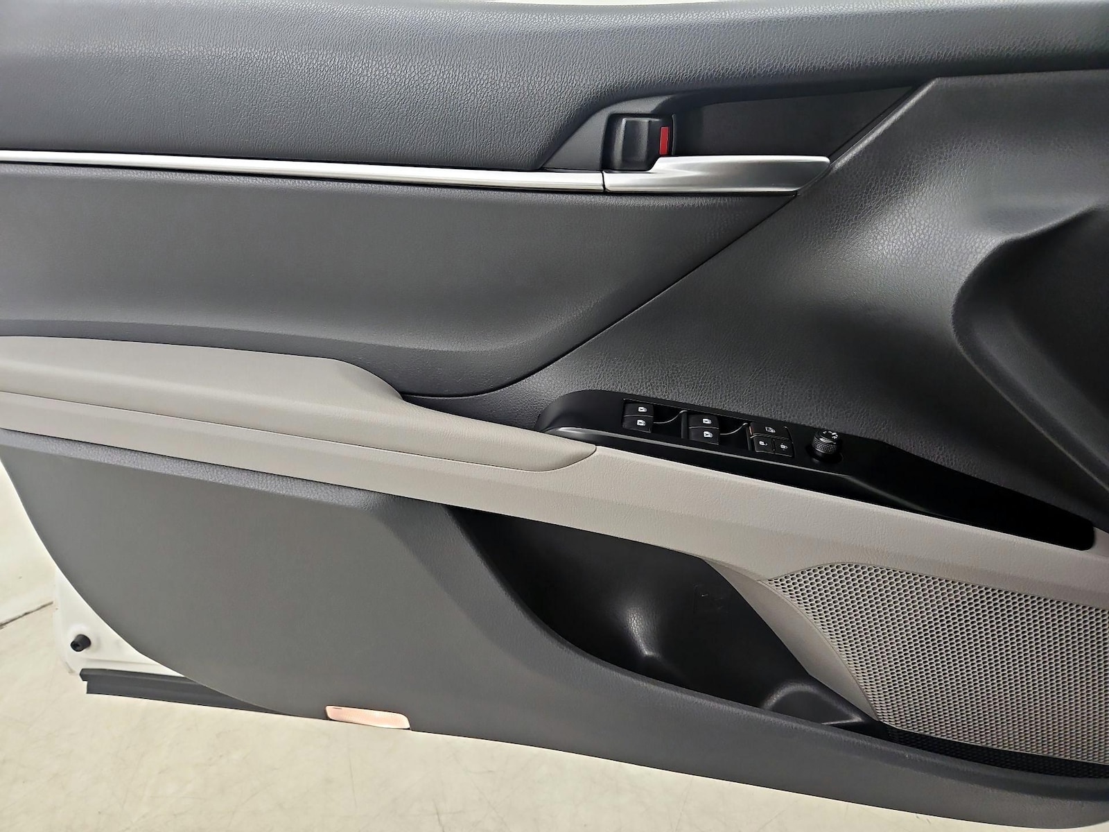 2019 Toyota Camry SE - Photo 13