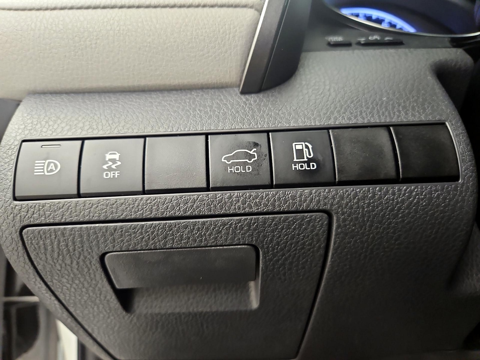 2019 Toyota Camry SE - Photo 14