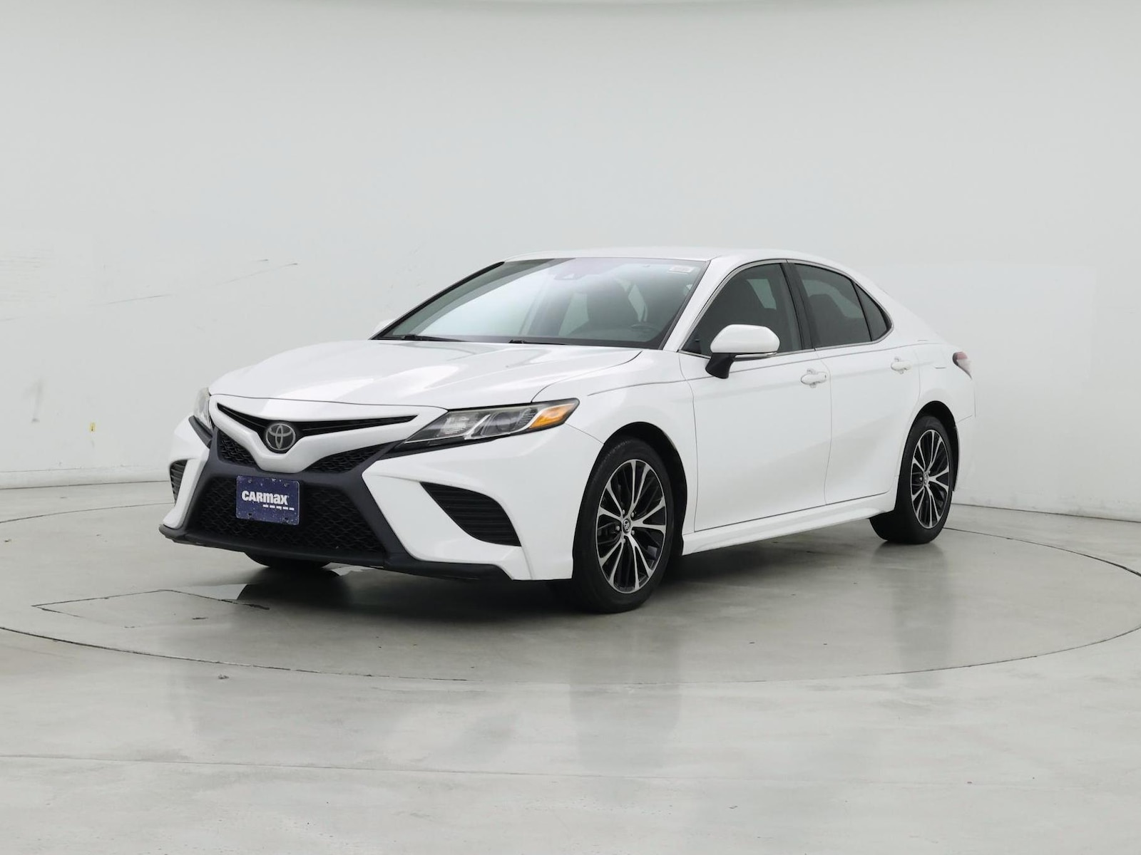 2019 Toyota Camry SE - Photo 5