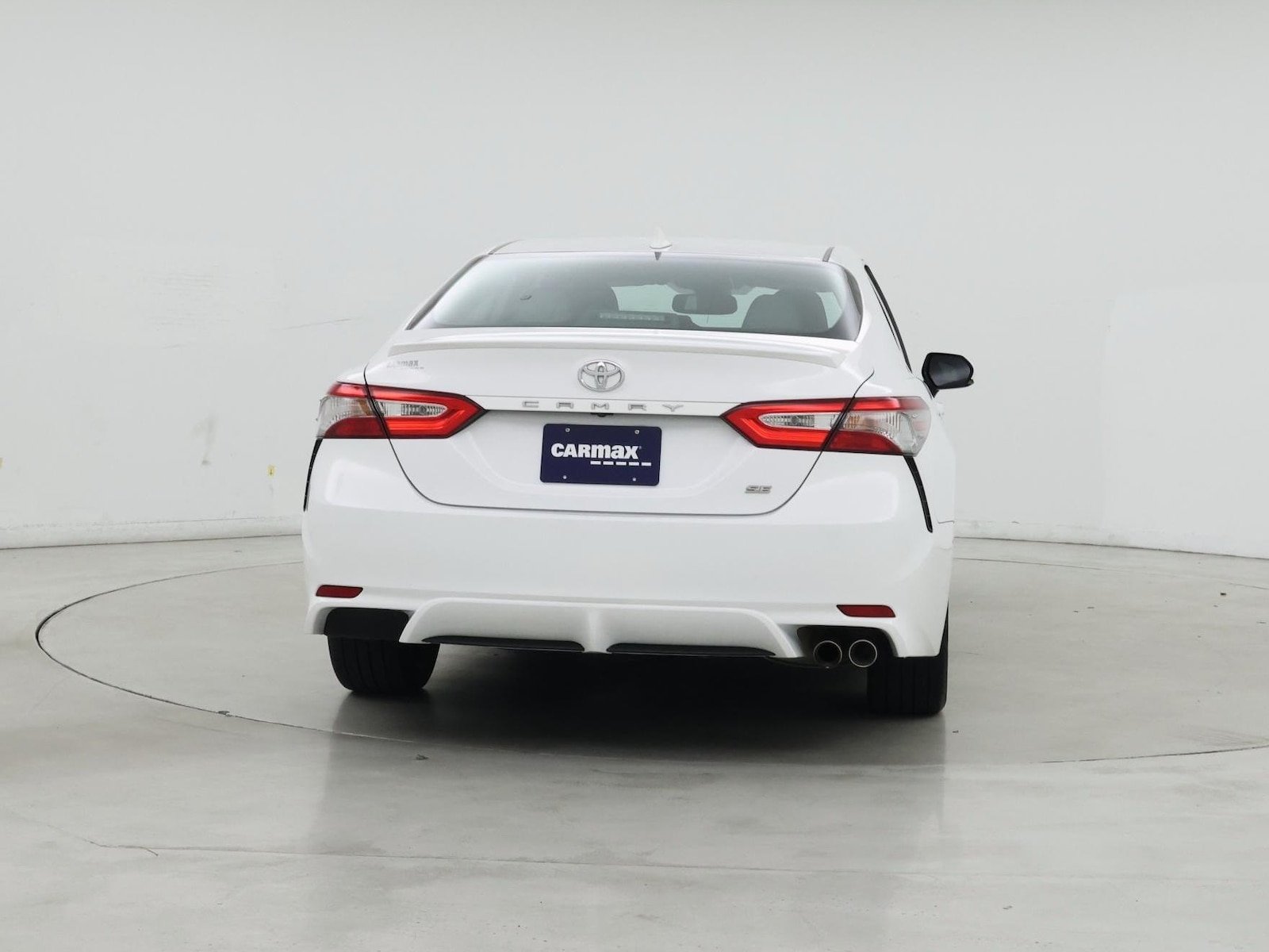 2019 Toyota Camry SE - Photo 7