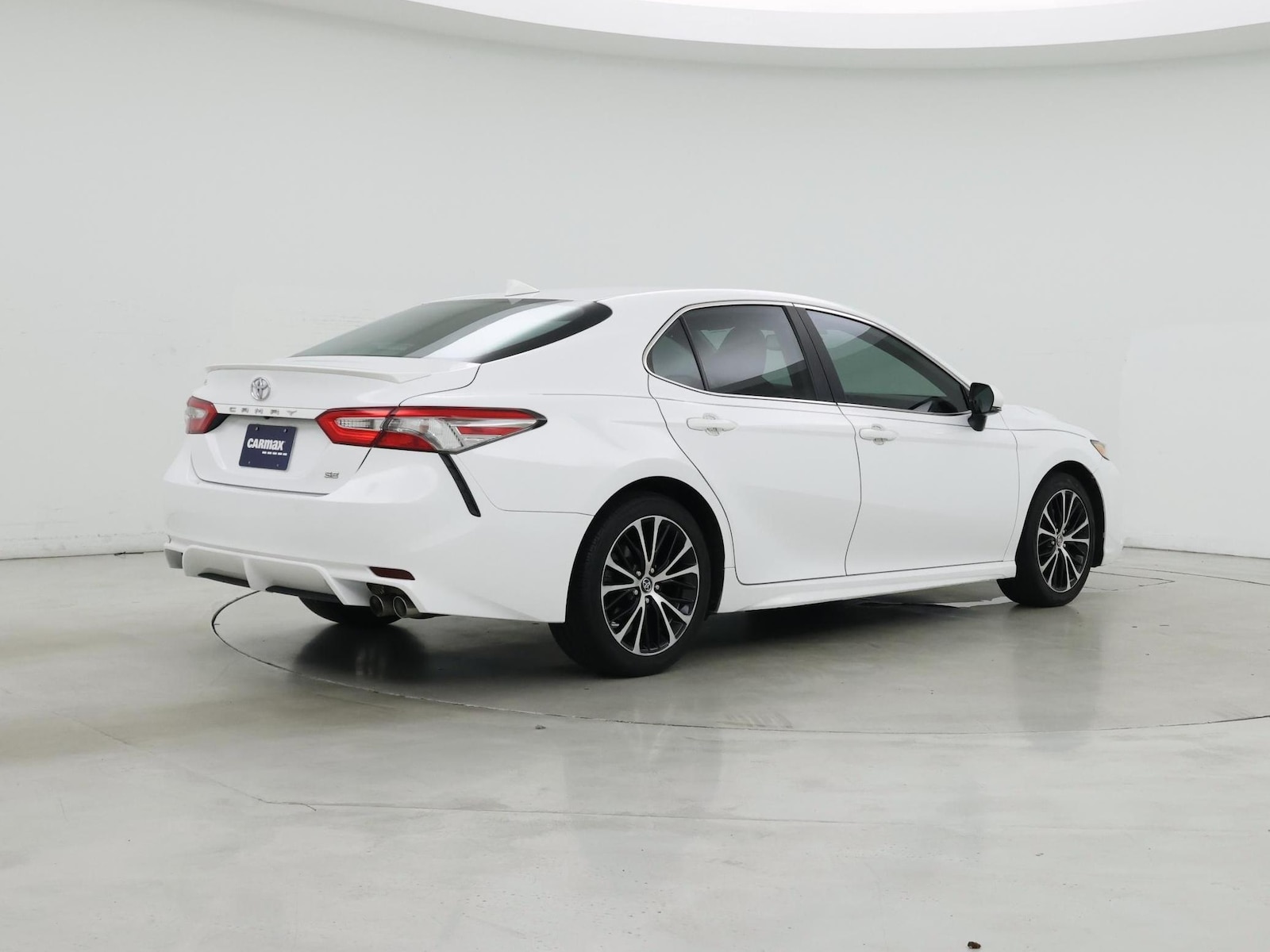 2019 Toyota Camry SE - Photo 9