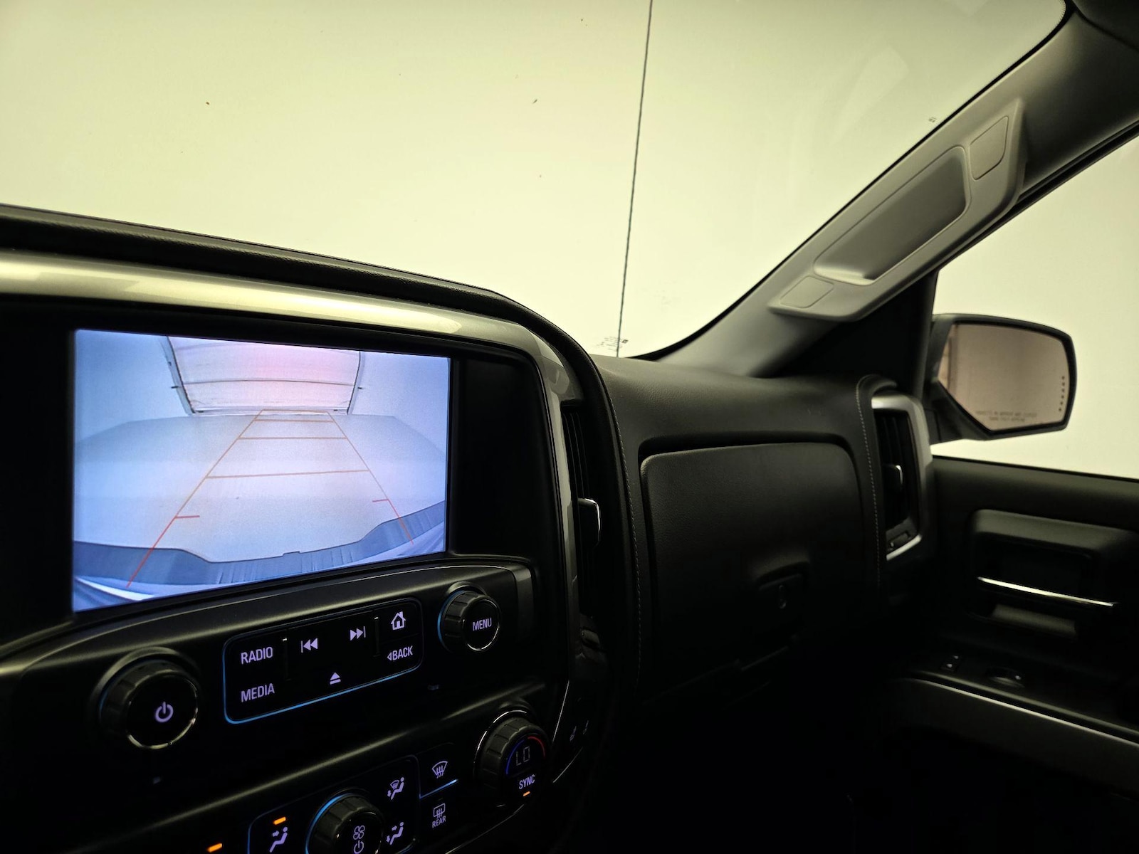 2018 Chevrolet Silverado 1500 LTZ - Photo 16