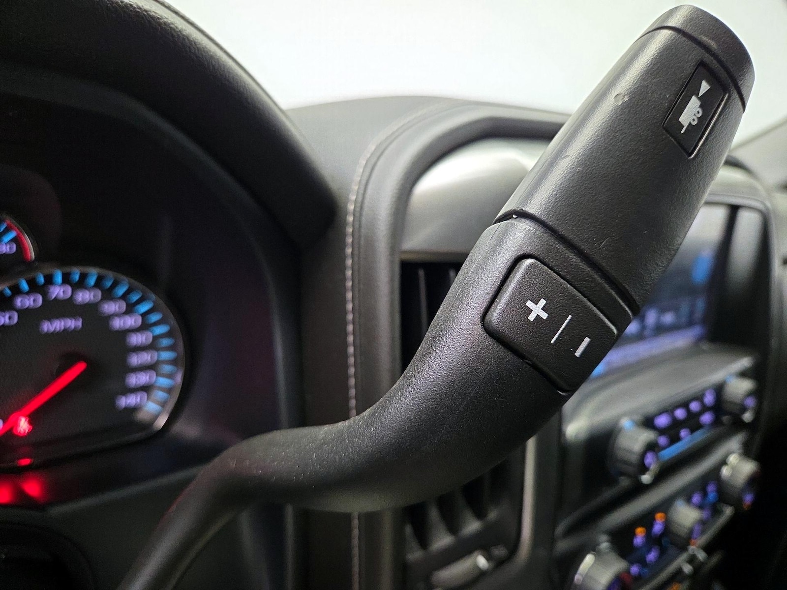 2018 Chevrolet Silverado 1500 LTZ - Photo 19