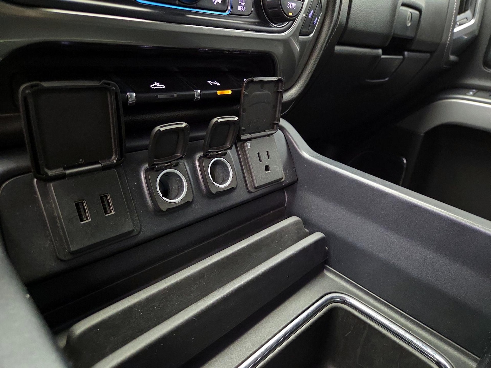 2018 Chevrolet Silverado 1500 LTZ - Photo 20