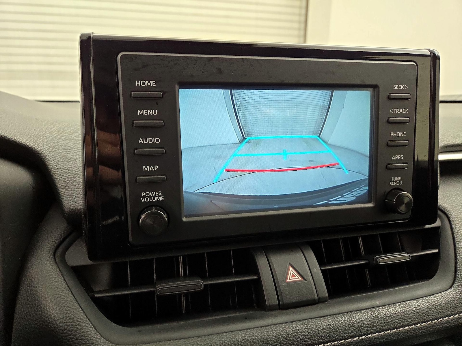 2019 Toyota RAV4 LE - Photo 15