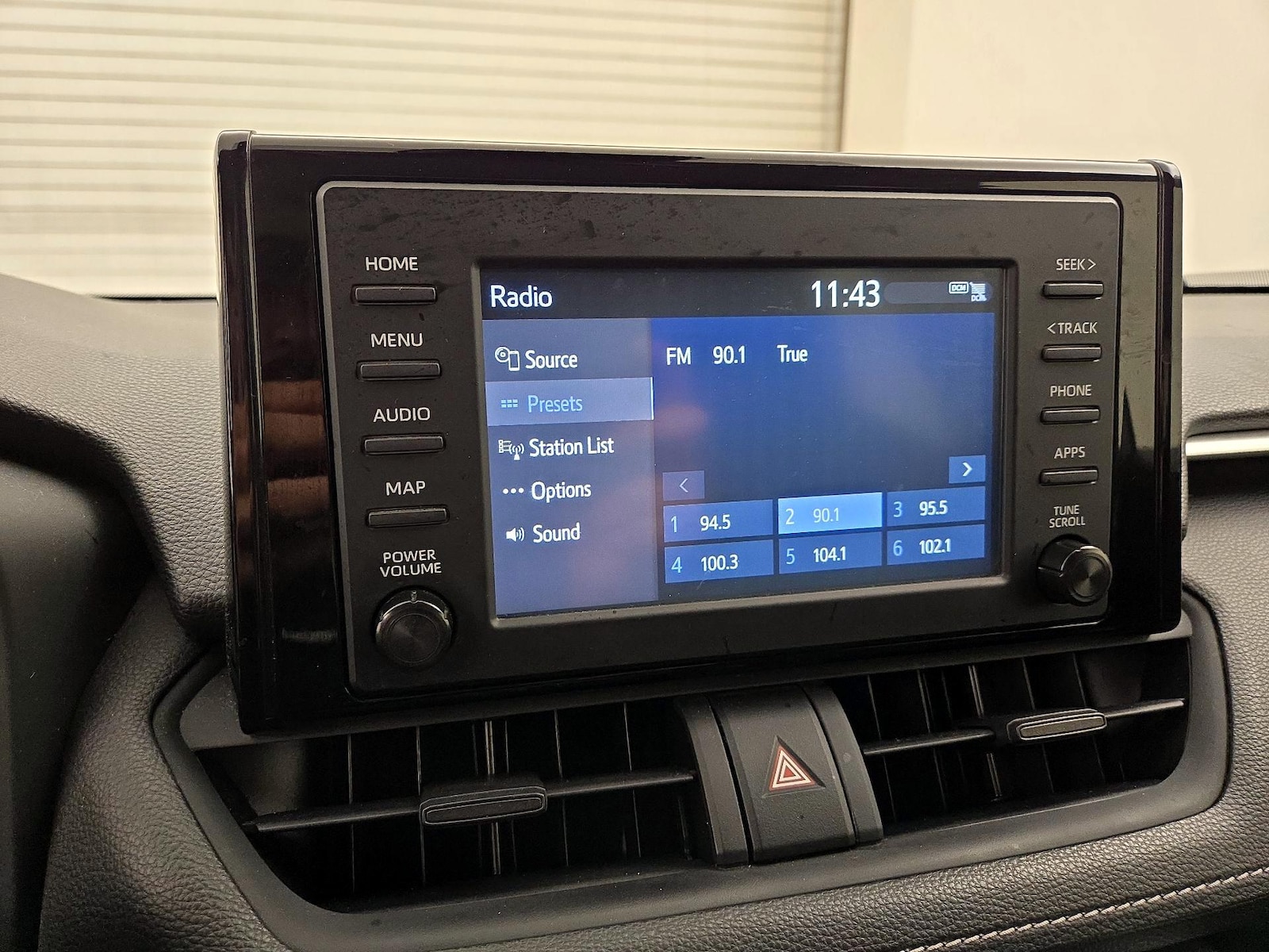 2019 Toyota RAV4 LE - Photo 16
