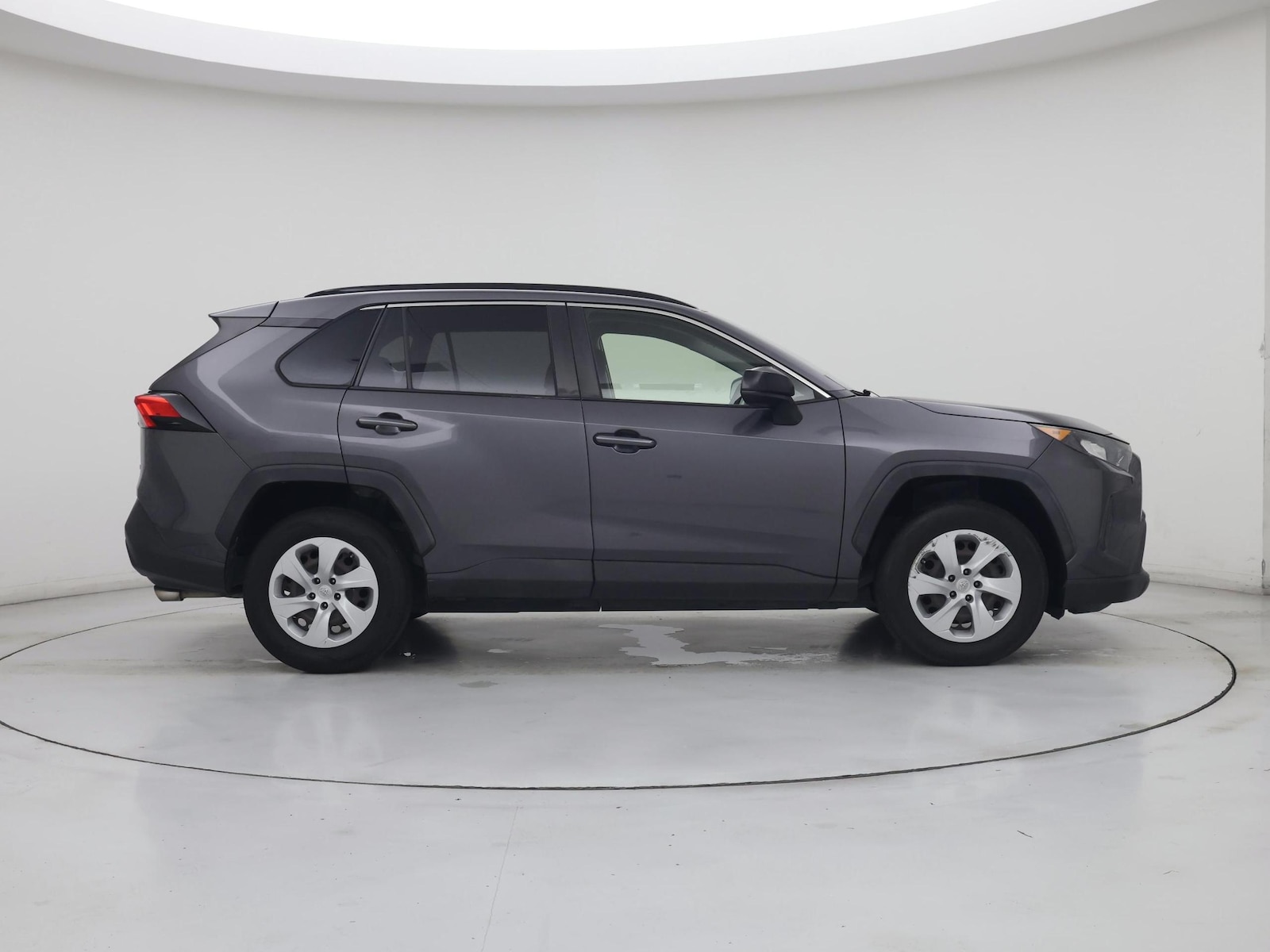 2019 Toyota RAV4 LE - Photo 8