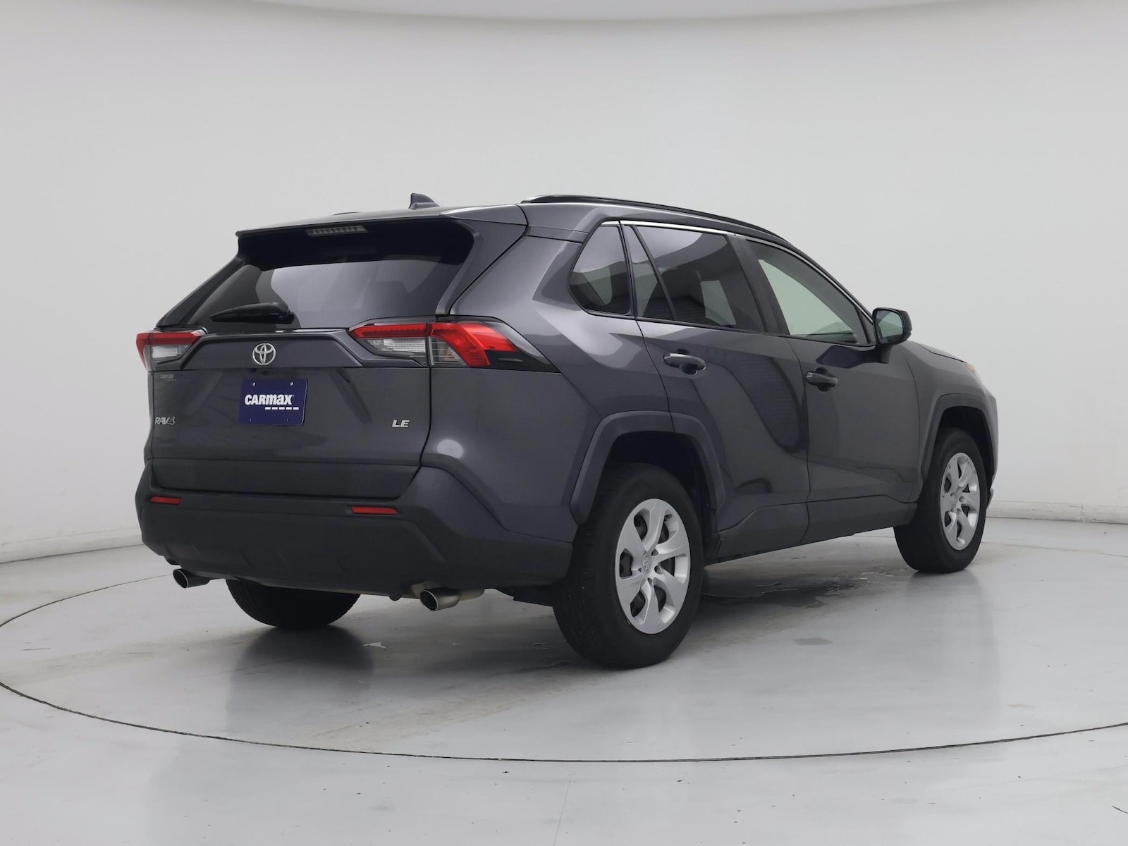 2019 Toyota RAV4 LE - Photo 9