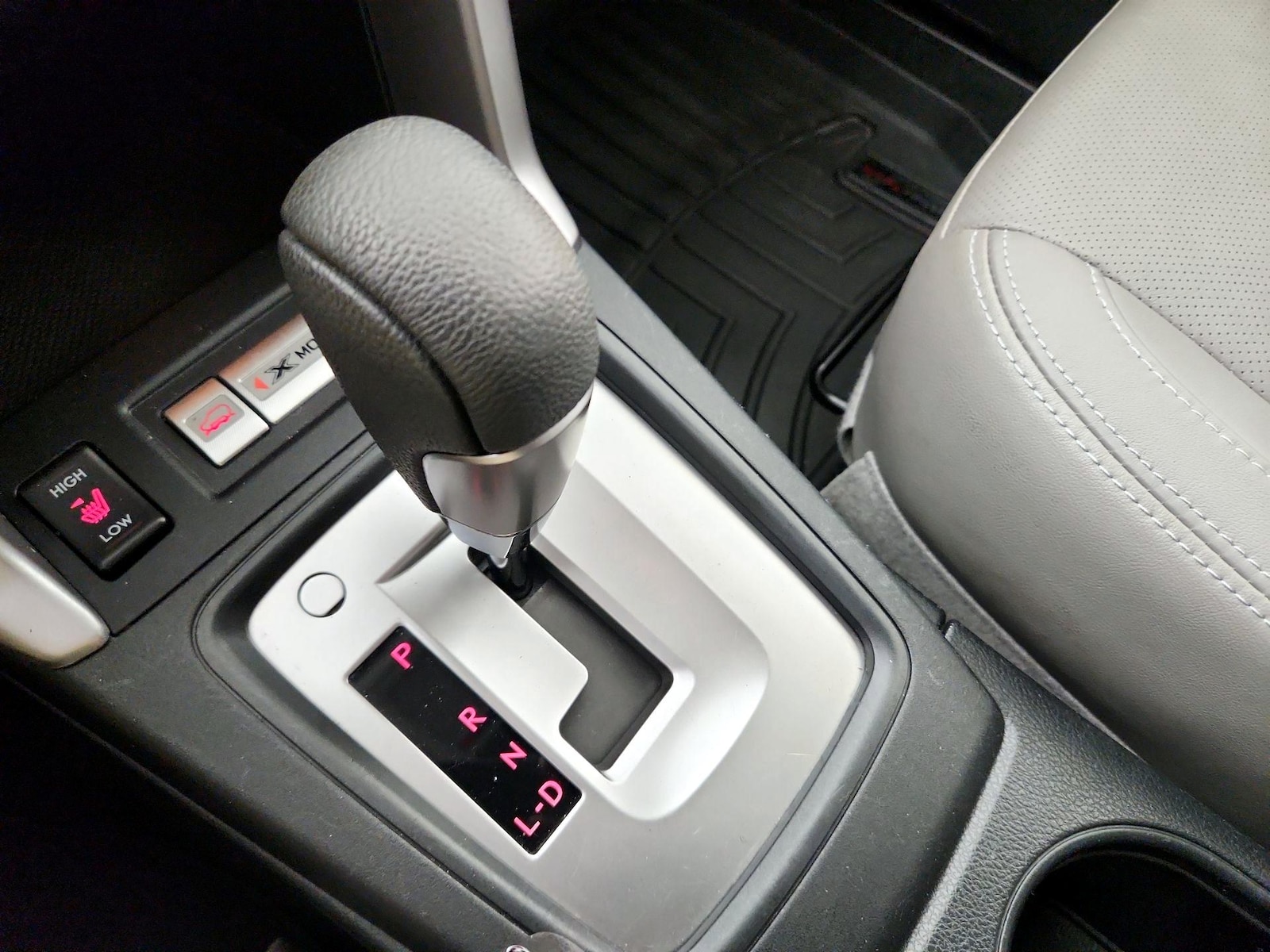 2018 Subaru Forester Limited - Photo 16